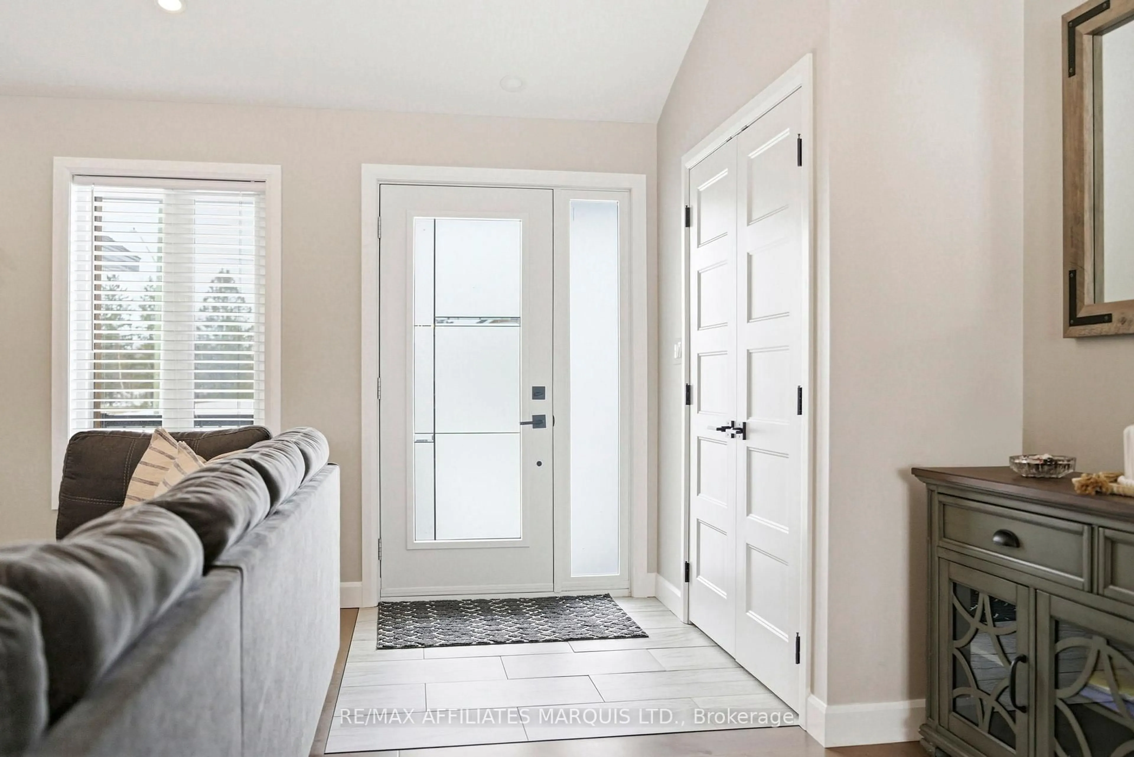 Indoor entryway for 6836 JAMES Cres, South Glengarry Ontario K0C 2E0