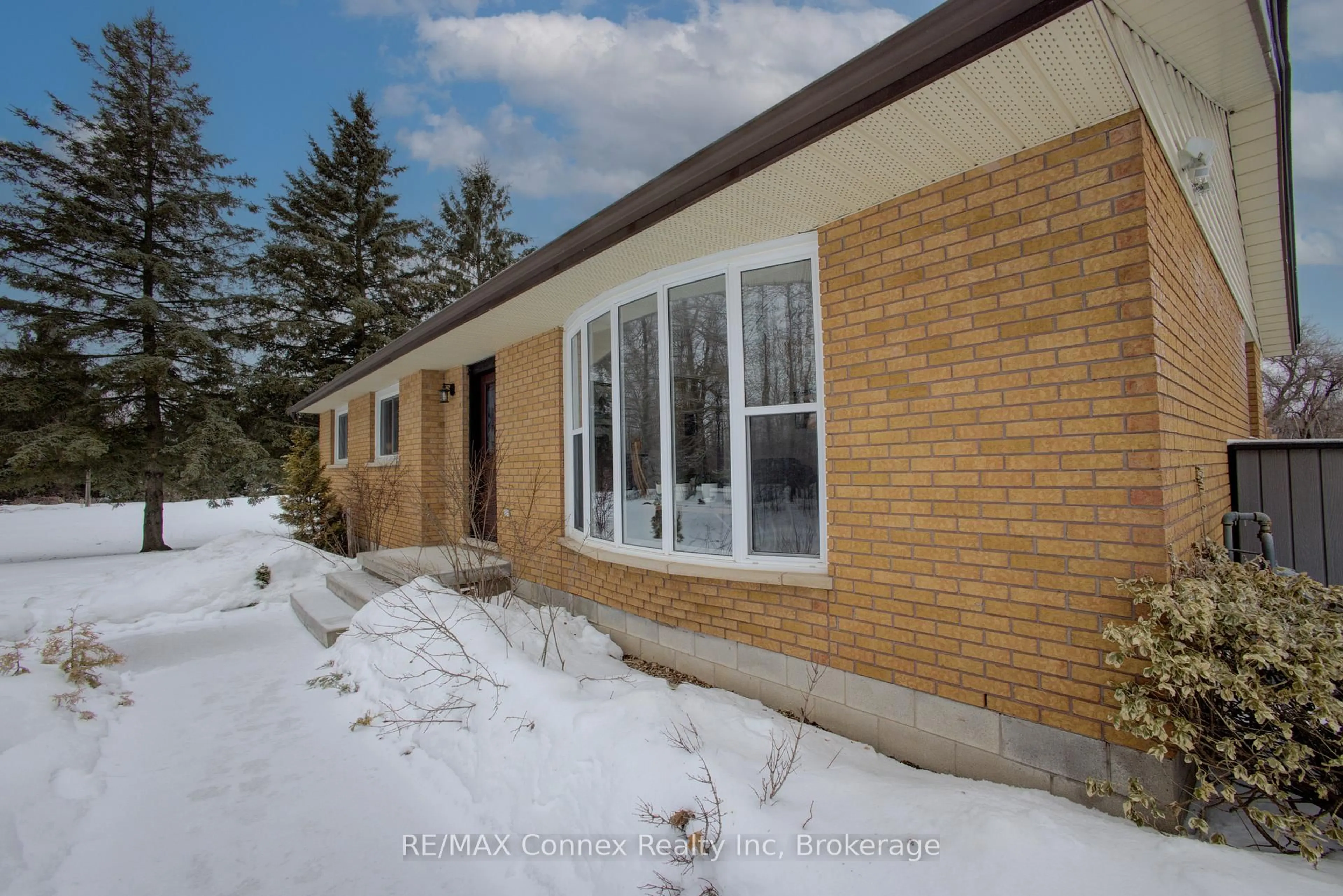 Home with brick exterior material, building for 4953 6th Line, Guelph/Eramosa Ontario N0B 2K0