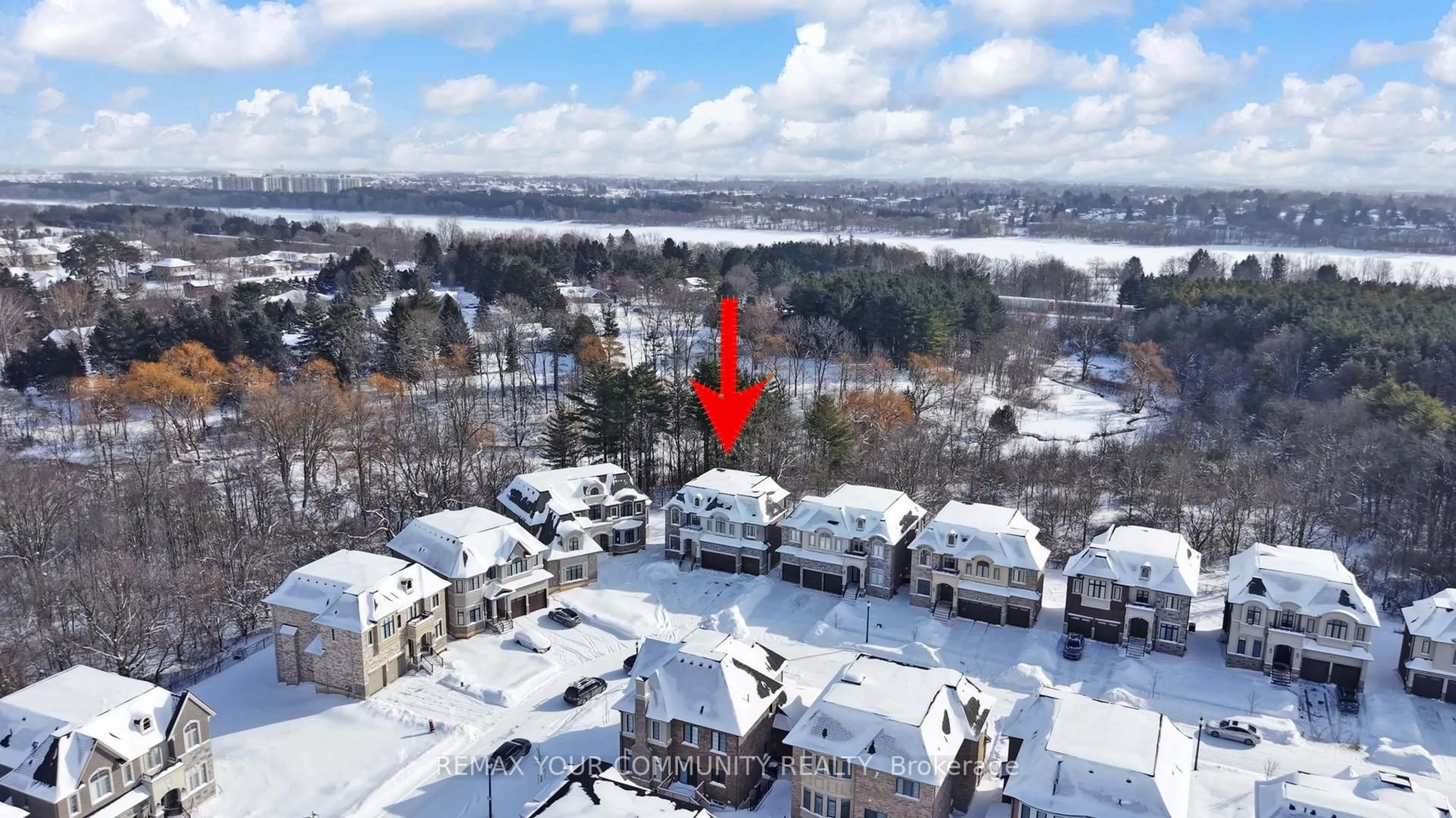 A pic from outside/outdoor area/front of a property/back of a property/a pic from drone, water/lake/river/ocean view for 353 Somme St, Woodstock Ontario N4T 0K3