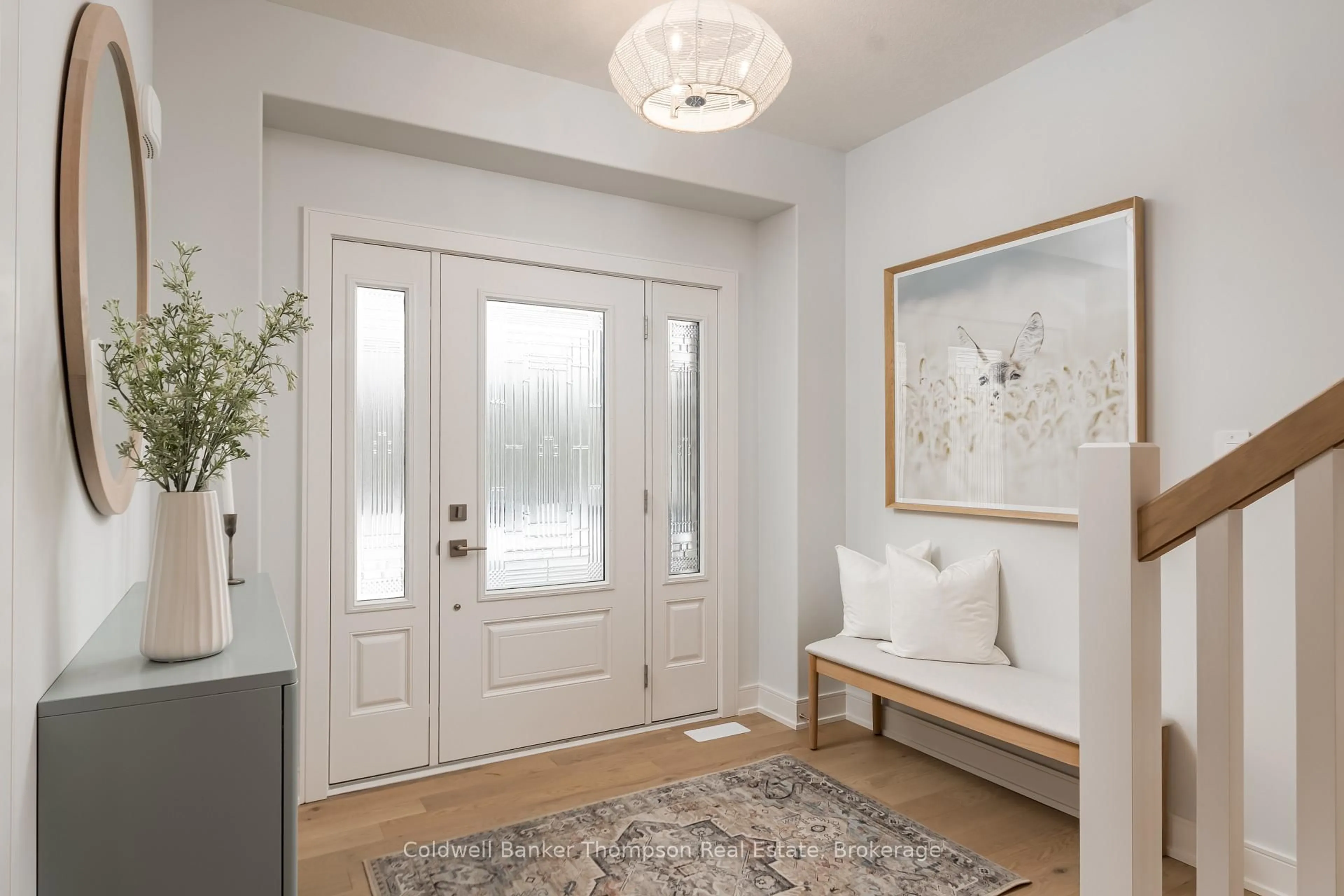 Indoor entryway for 10 Charles Morley Blvd, Huntsville Ontario P1H 0G5