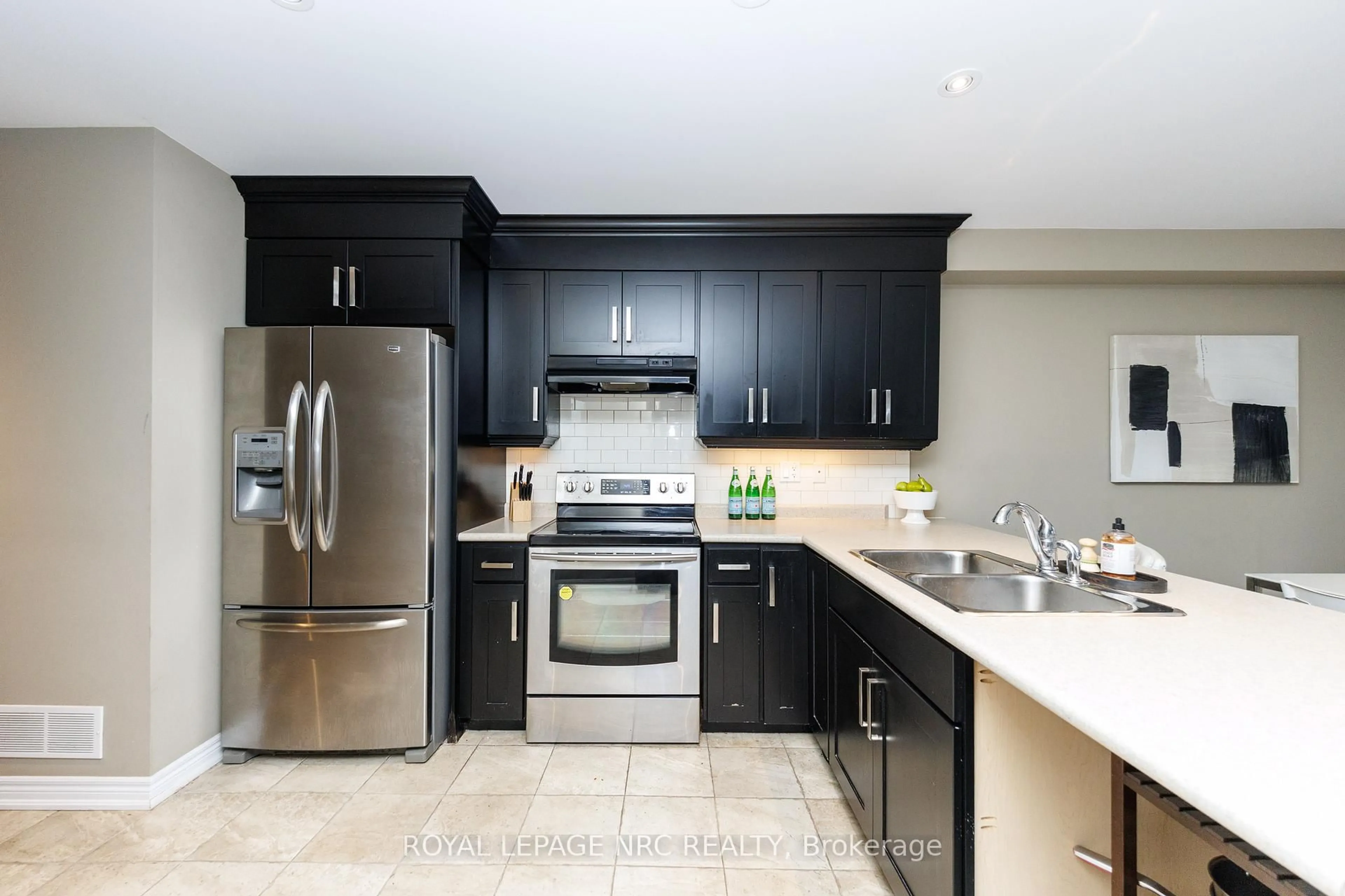 Unknown for 61 Haig St, St. Catharines Ontario L2R 6K7