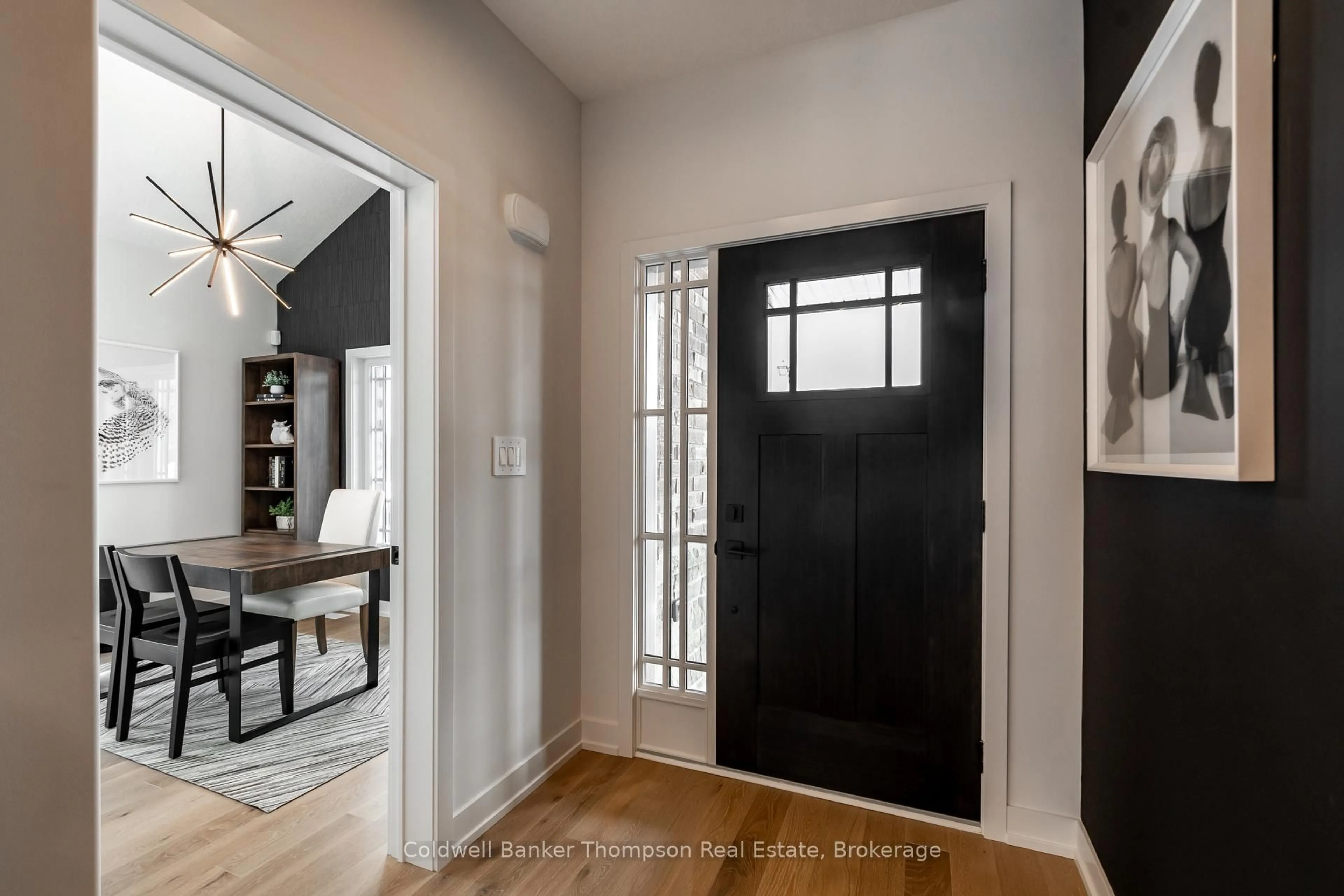 Indoor entryway for 8 Charles Morley Blvd, Huntsville Ontario P1H 0G5