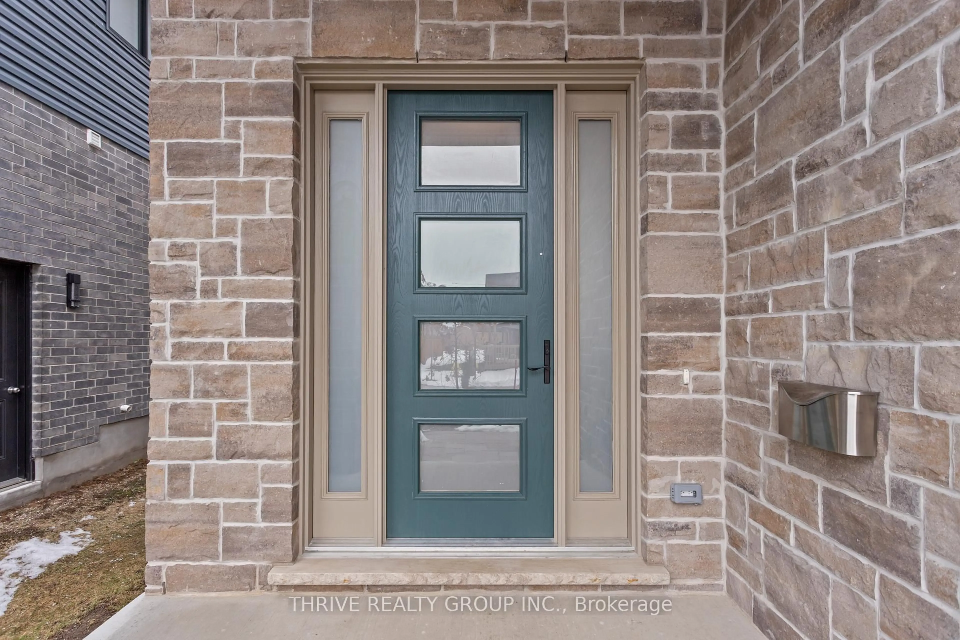 Indoor entryway for 1061 Eagletrace Dr #5, London North Ontario N6G 0T3