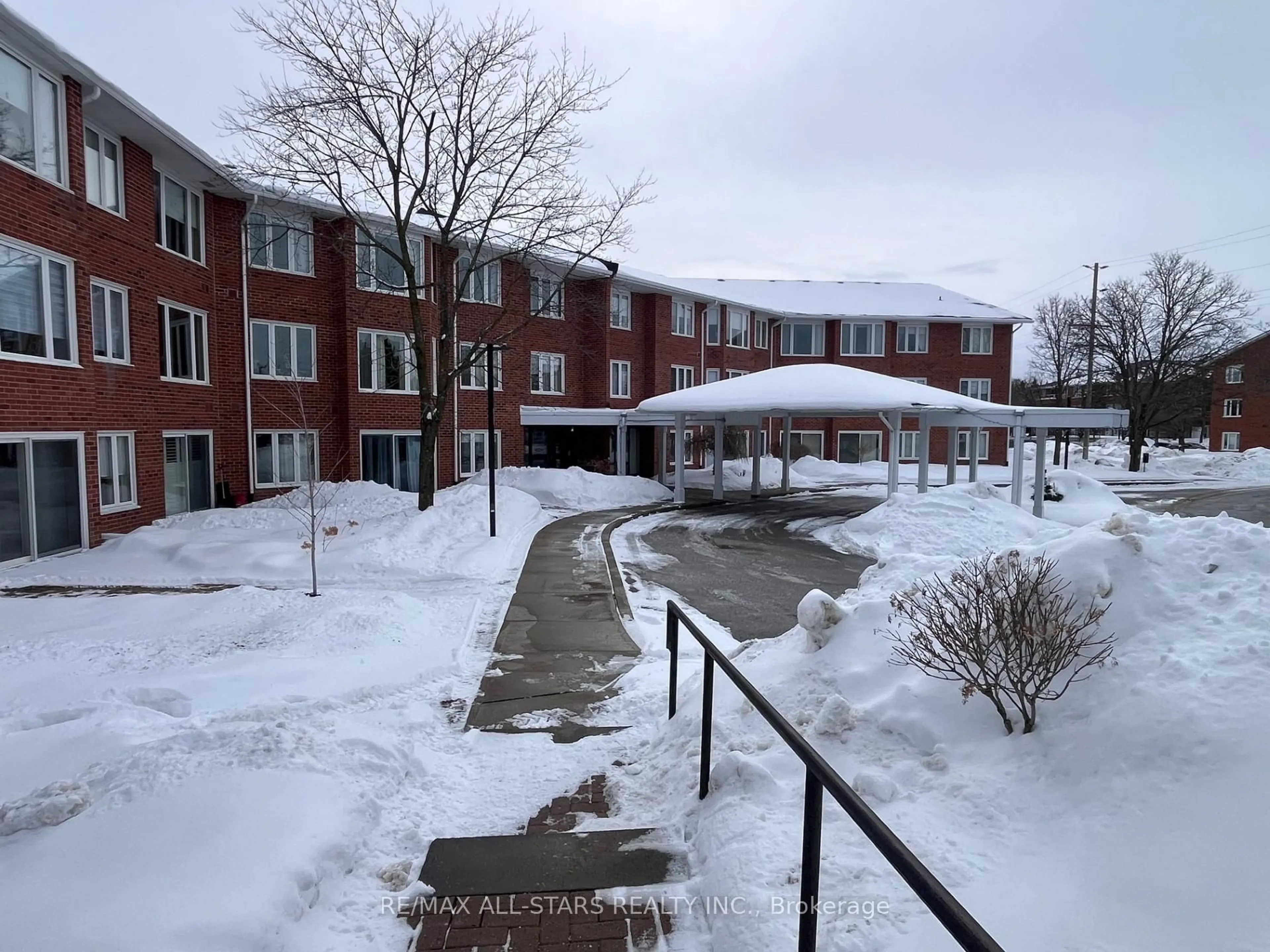 Unknown for 2 Heritage Way #103, Kawartha Lakes Ontario K9V 5P5