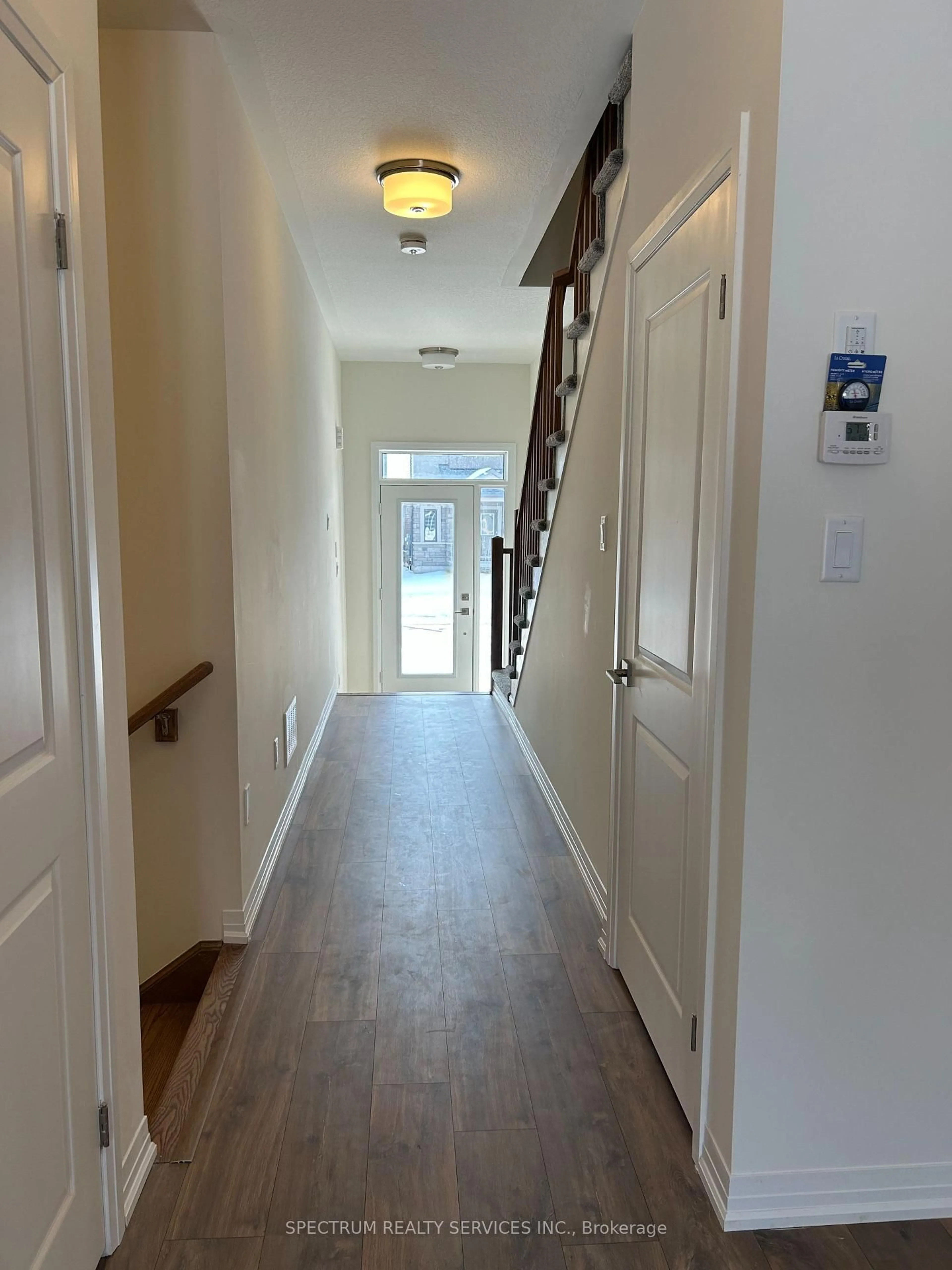 Indoor entryway for 64 McKernan Ave, Brantford Ontario N3V 0C2