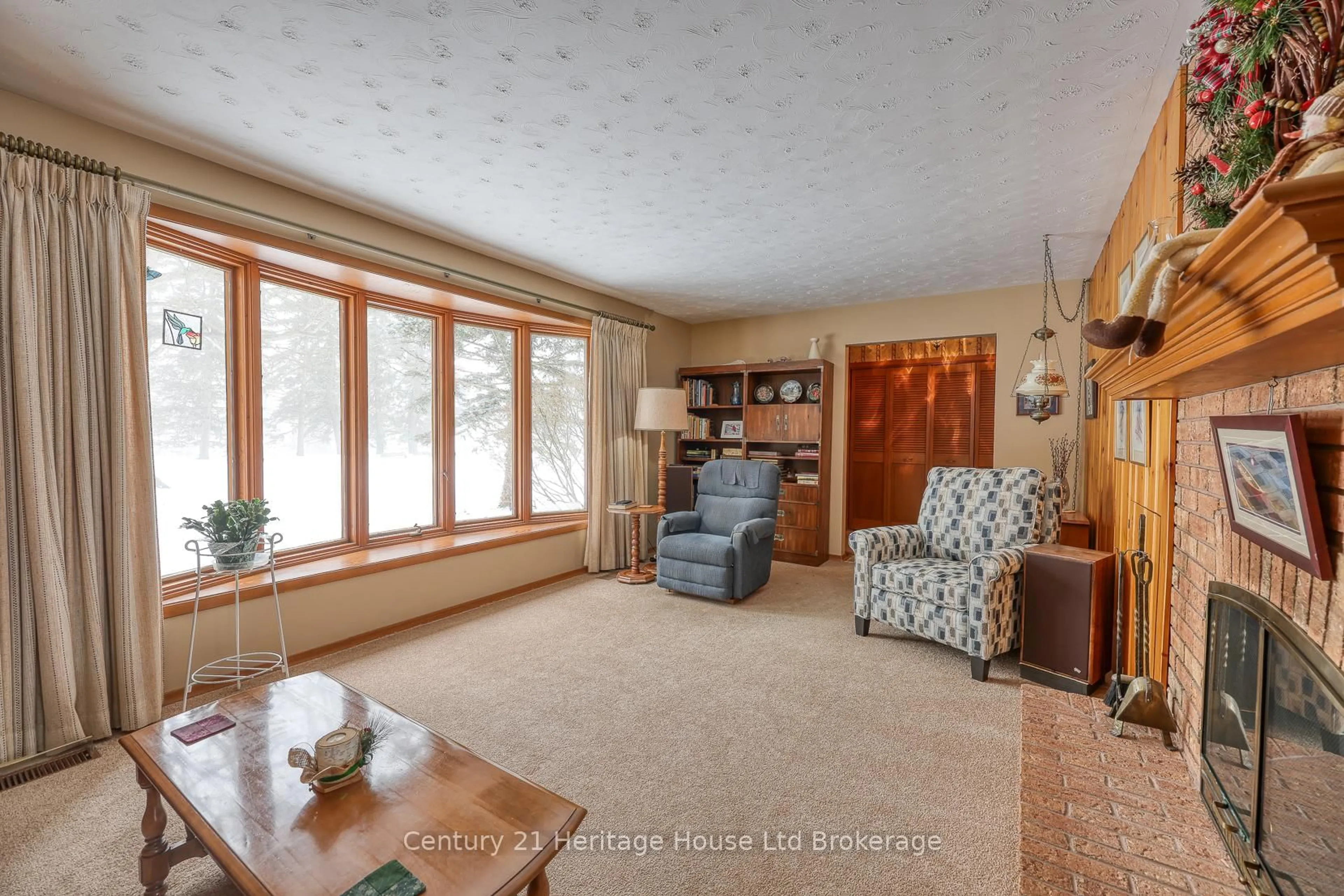 Living room with furniture, unknown for 806019 OXFORD RD 29 Rd, Blandford-Blenheim Ontario N0J 1M0