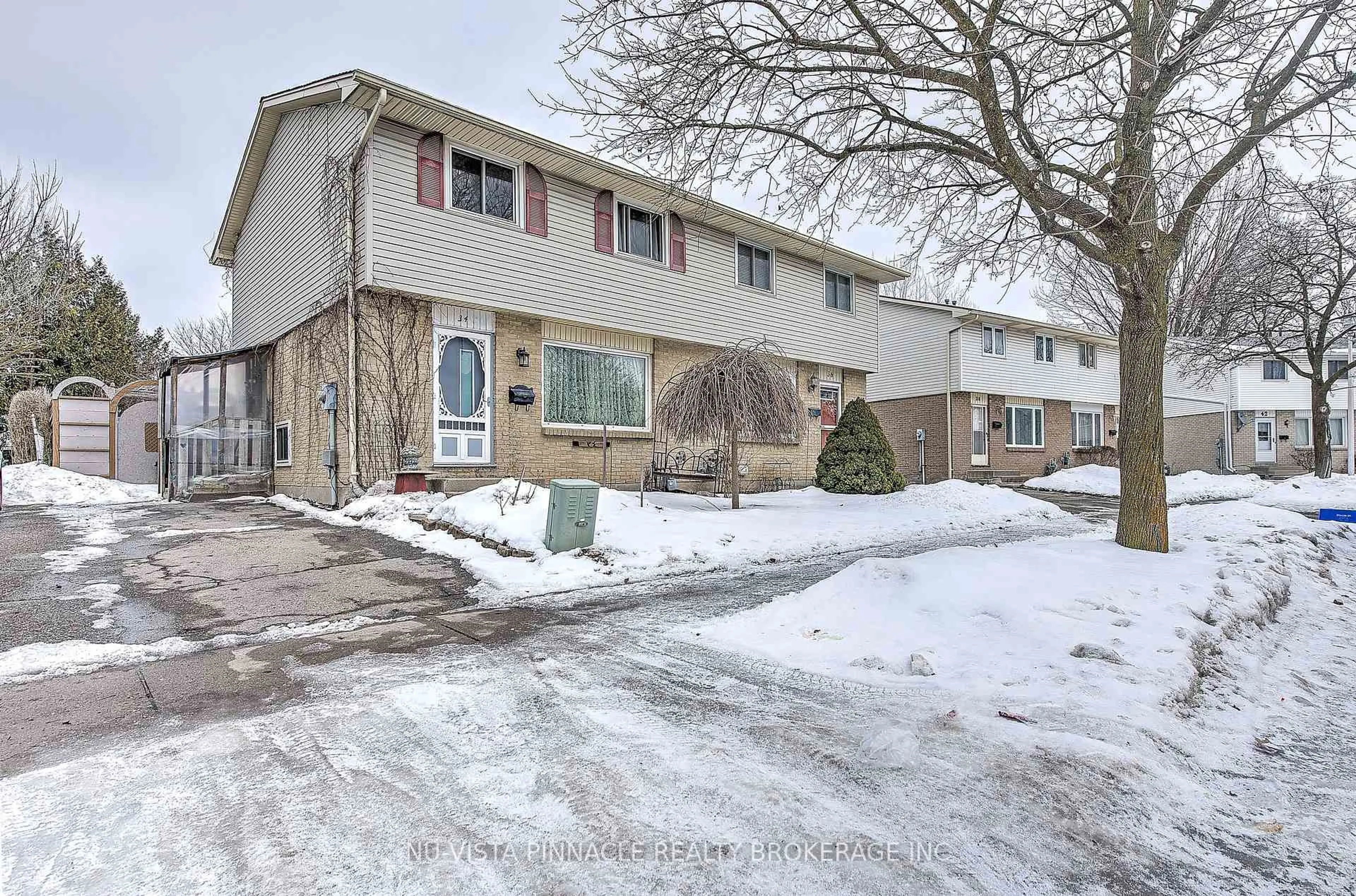 Unknown for 34 ROSAMOND Cres, London South Ontario N6E 2M8
