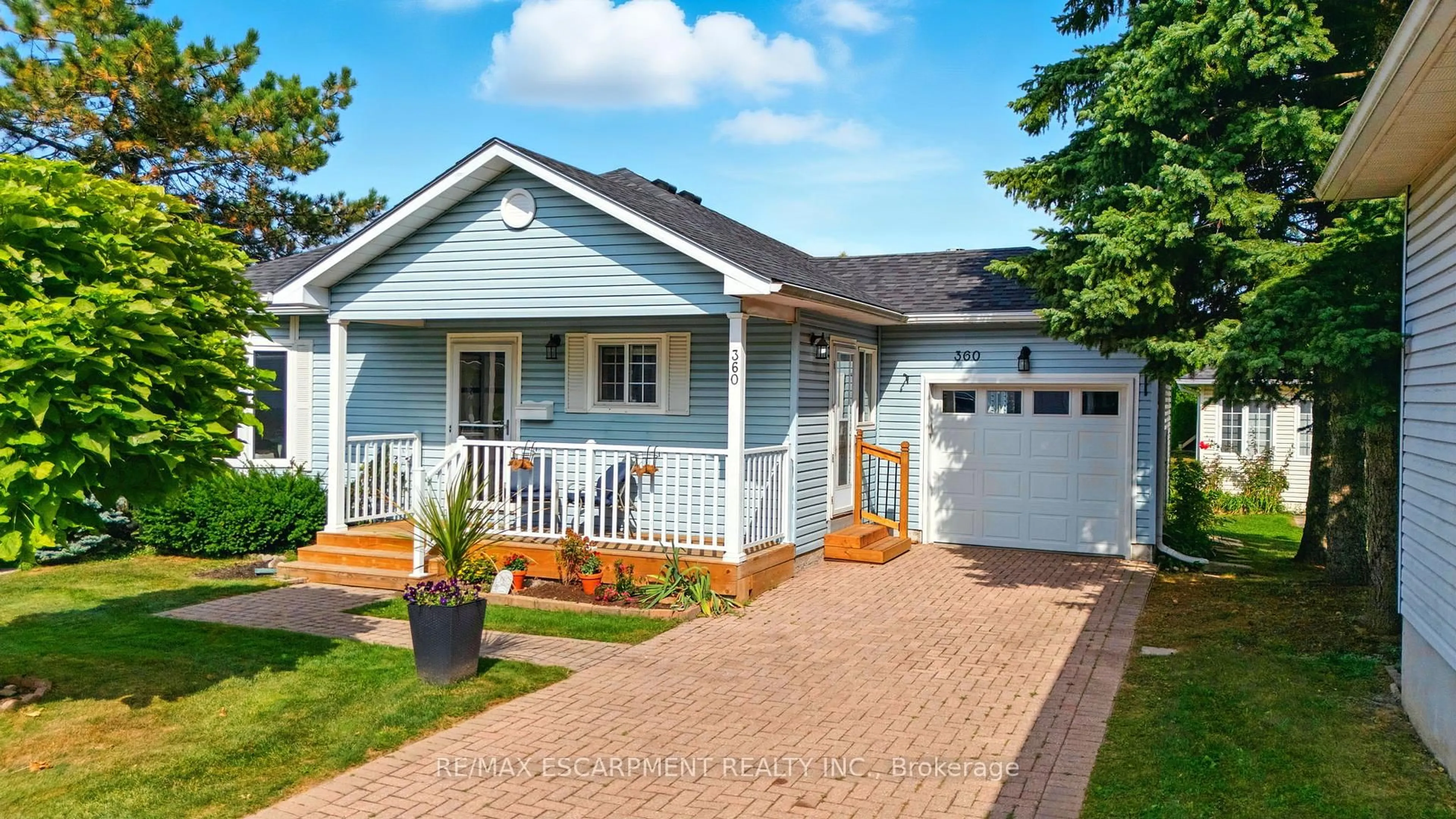 Home with vinyl exterior material, street for 360 Silverbirch Blvd, Hamilton Ontario L0R 1W0