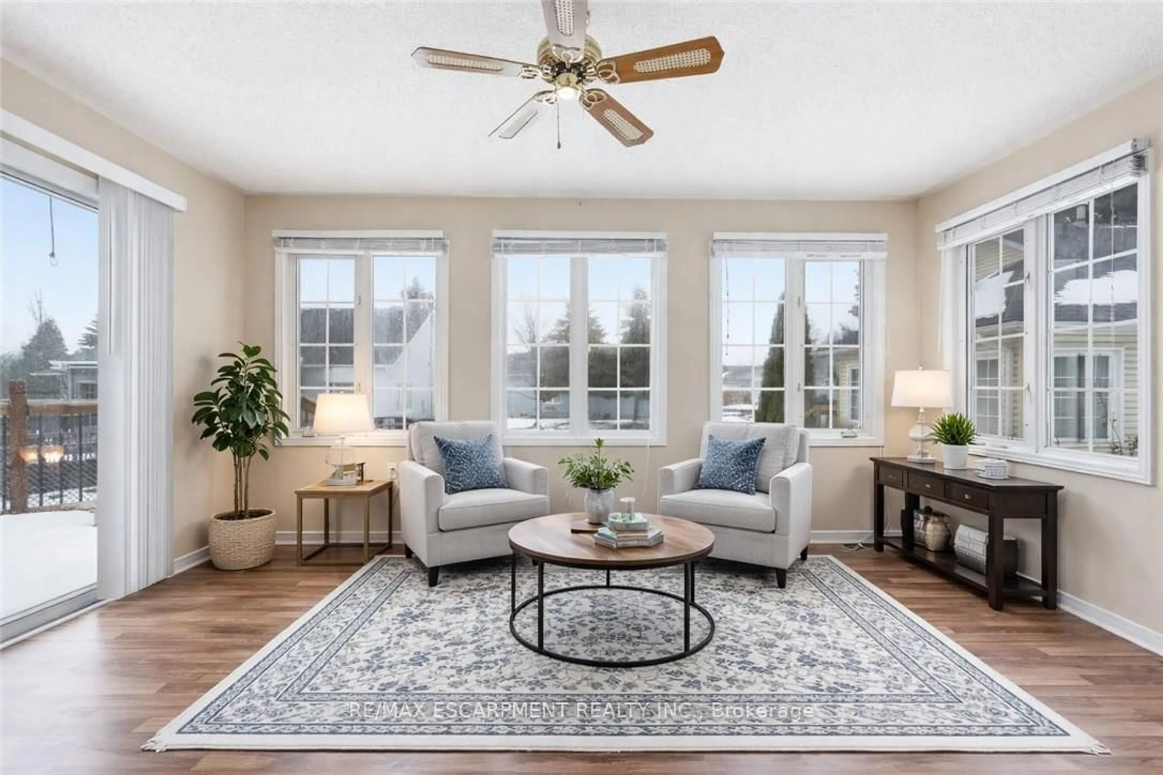 Living room with furniture, unknown for 360 Silverbirch Blvd, Hamilton Ontario L0R 1W0