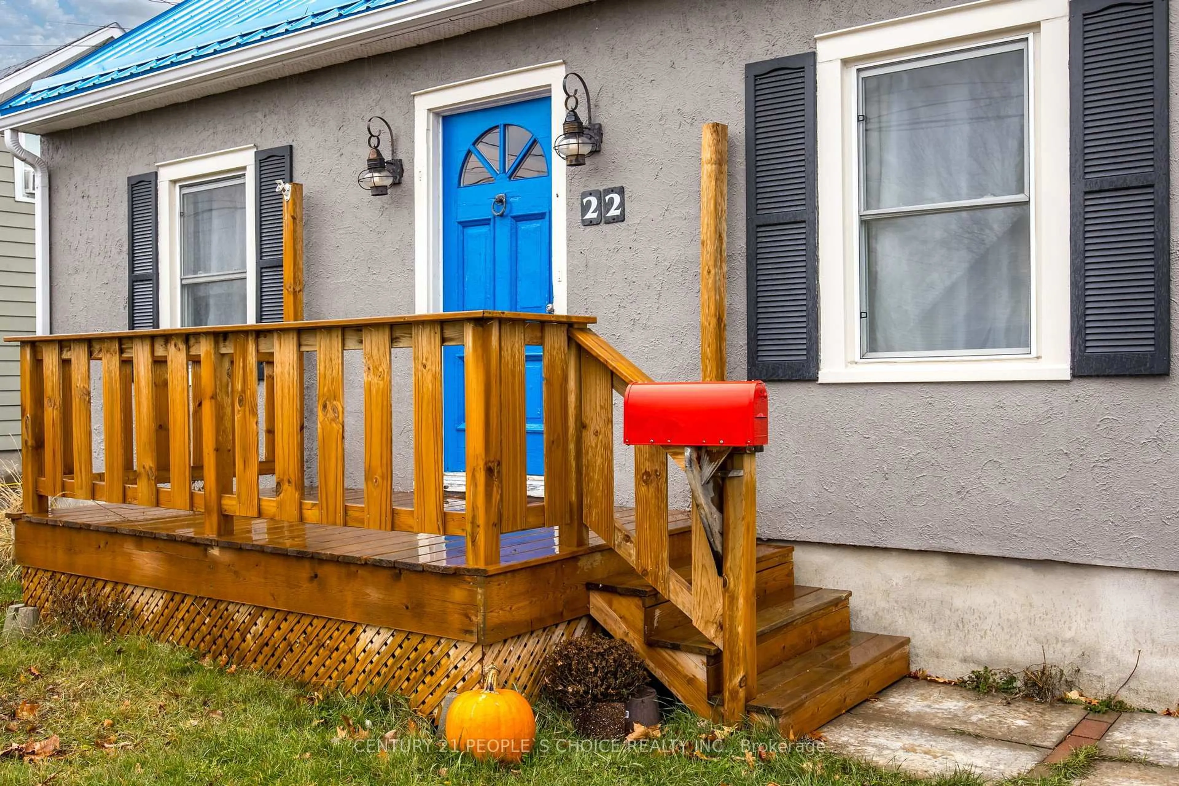 Patio, street for 22 Parker St, Belleville Ontario K8P 1C8