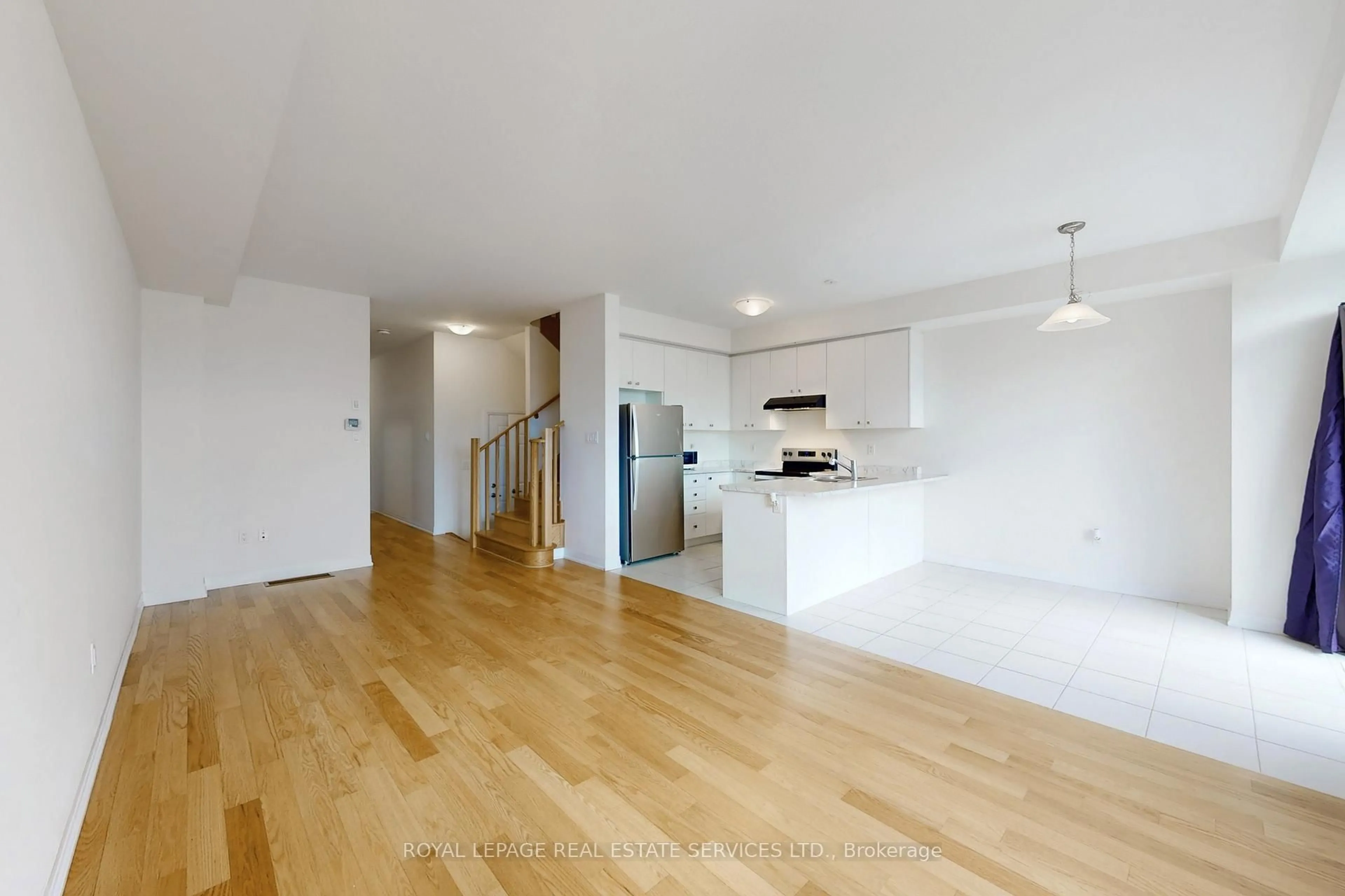 Open concept kitchen, unknown for 161 Brighton Lane, Thorold Ontario L2V 0N7