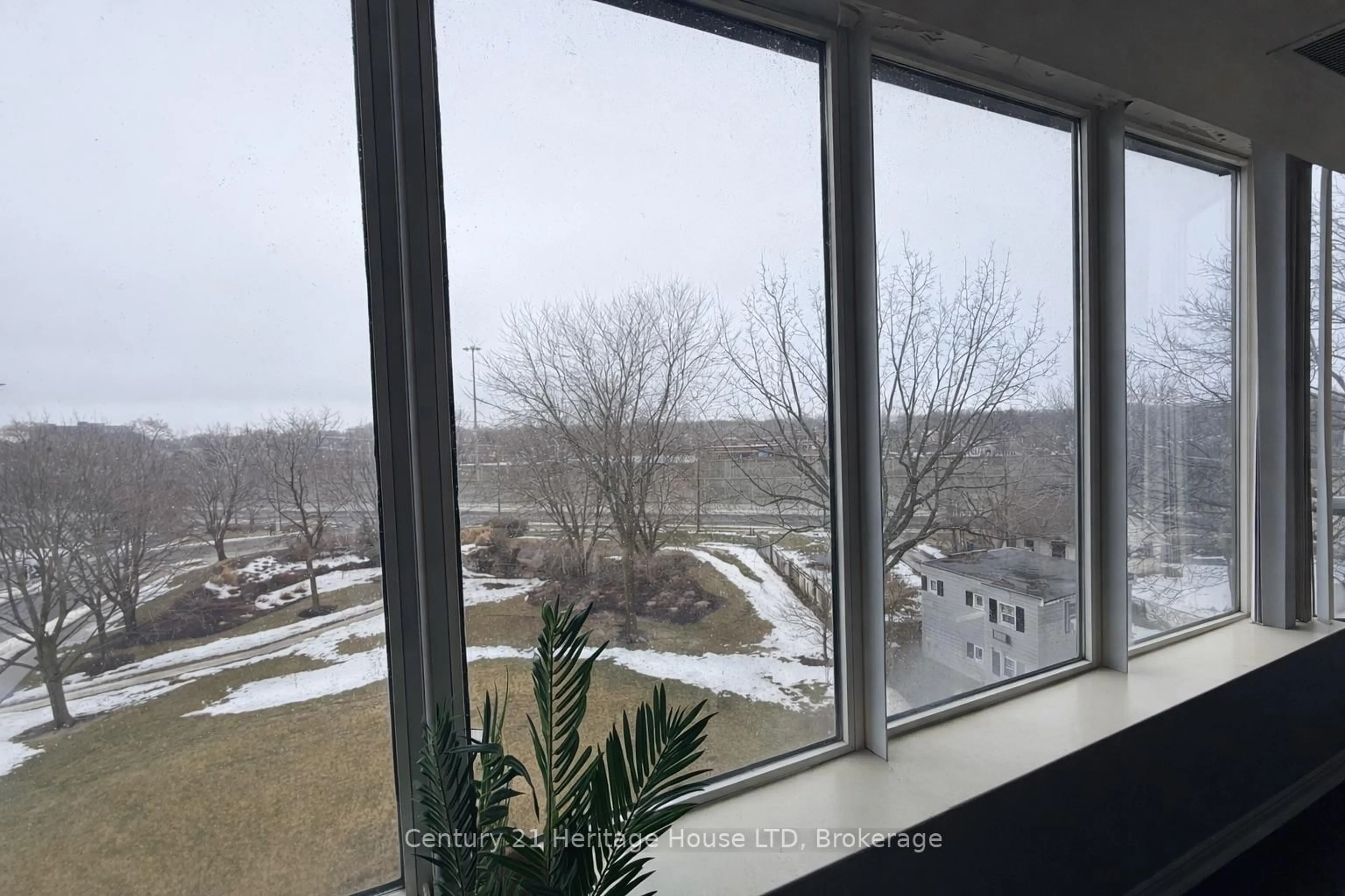 A pic of a room for 81 Scott St #504, St. Catharines Ontario L2N 7L5