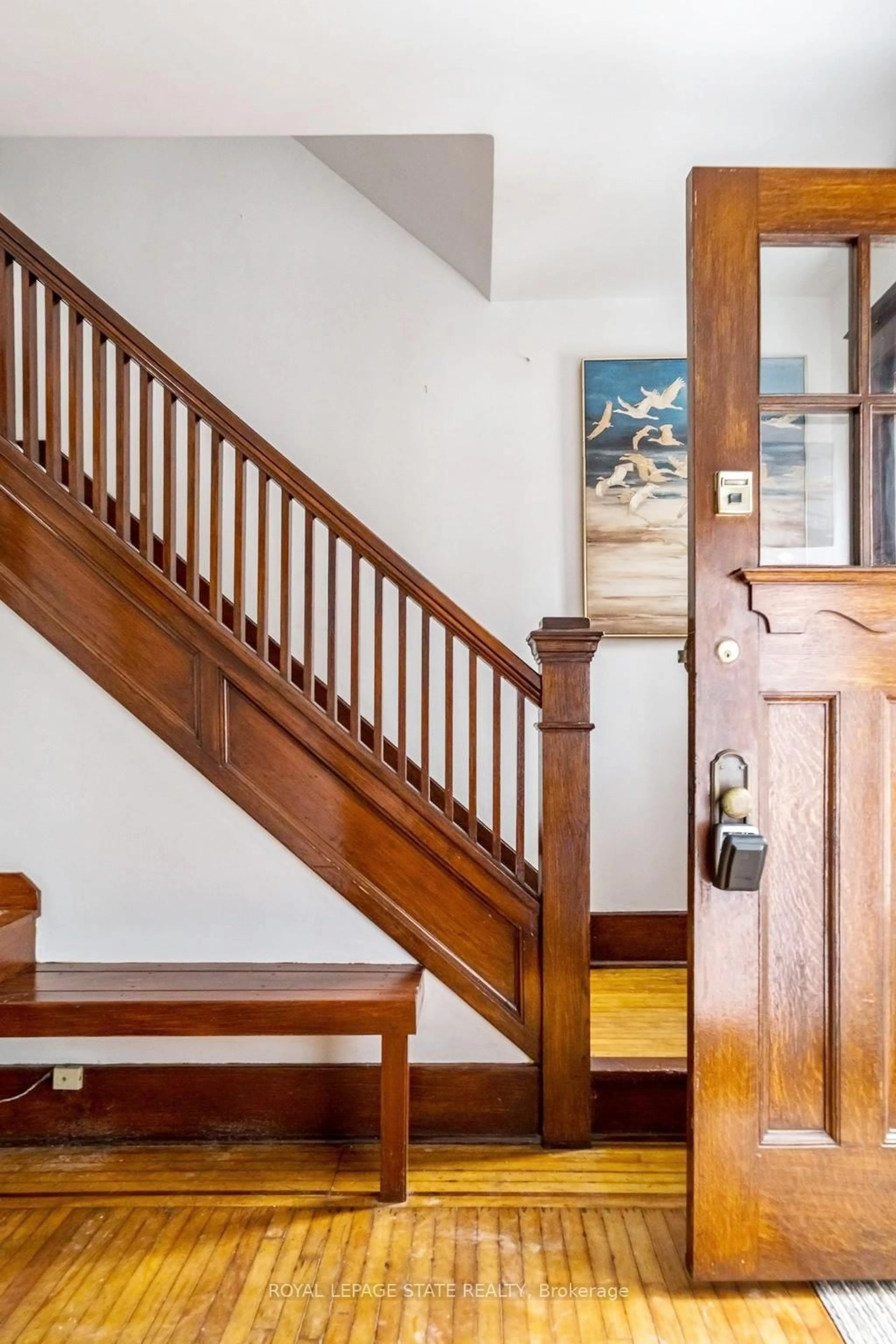 Stairs for 131 Barclay St, Hamilton Ontario L8S 1P6