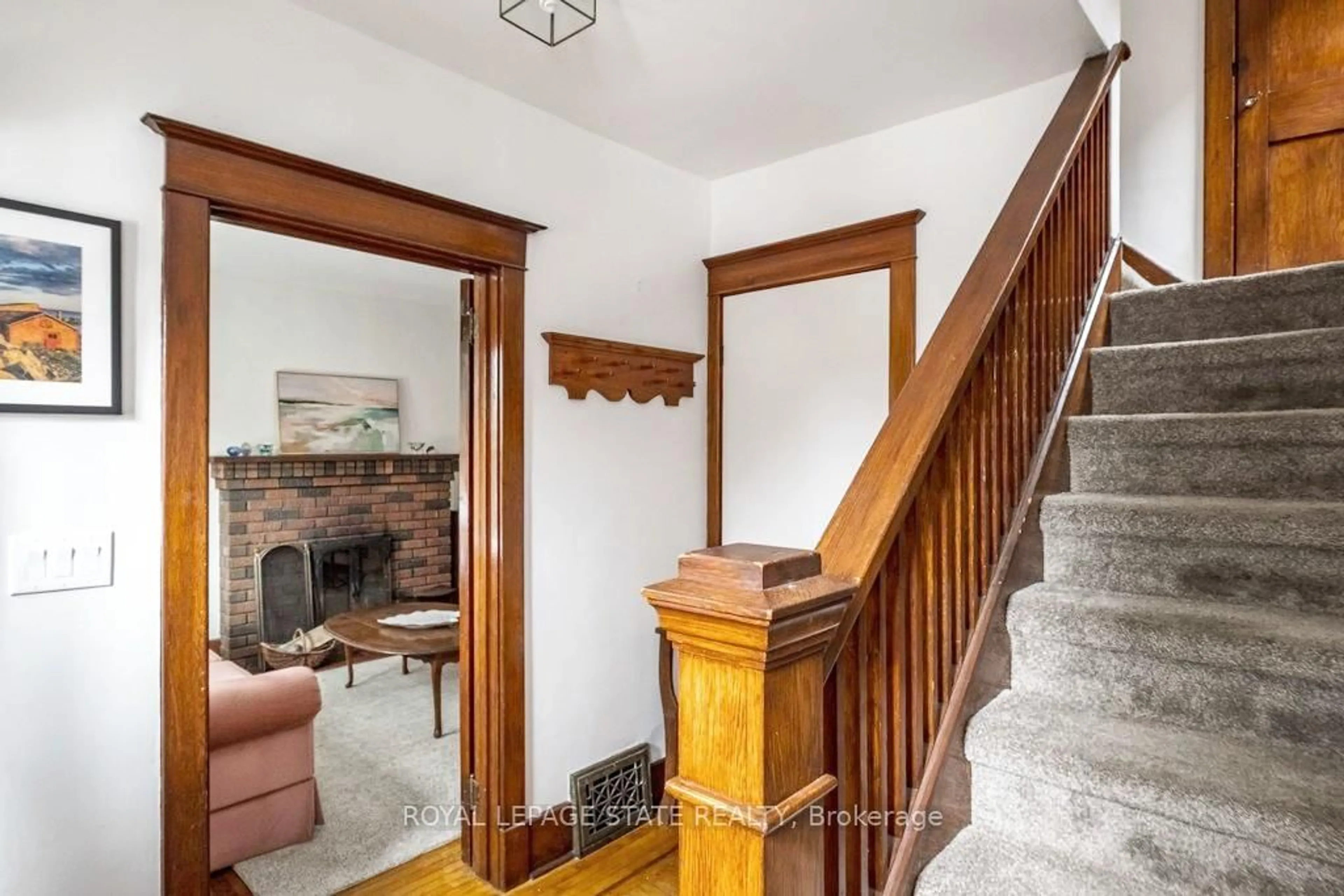 Unknown for 131 Barclay St, Hamilton Ontario L8S 1P6