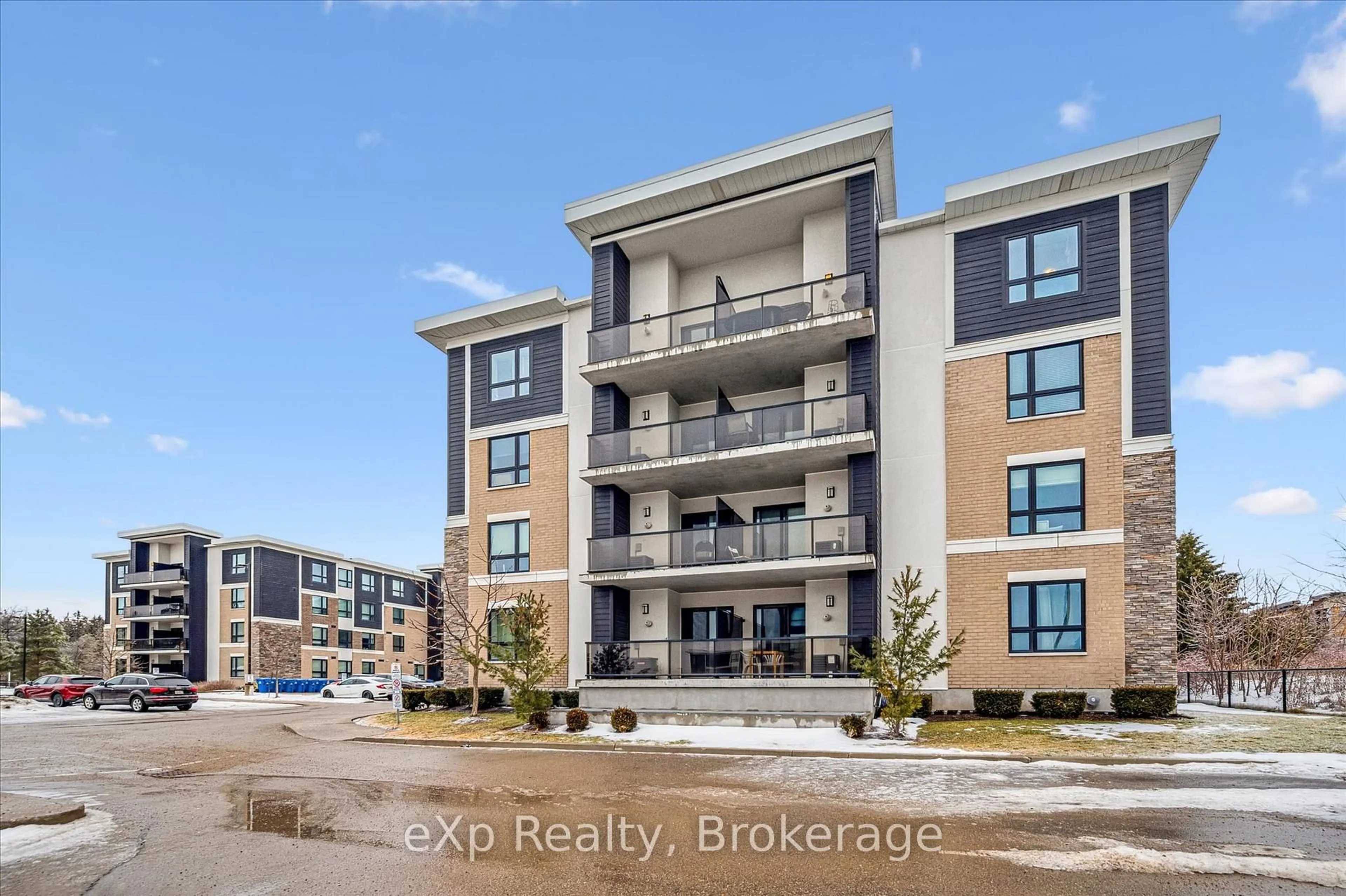 A pic from outside/outdoor area/front of a property/back of a property/a pic from drone, unknown for 1284 Gordon St, Guelph Ontario N1L 0M8