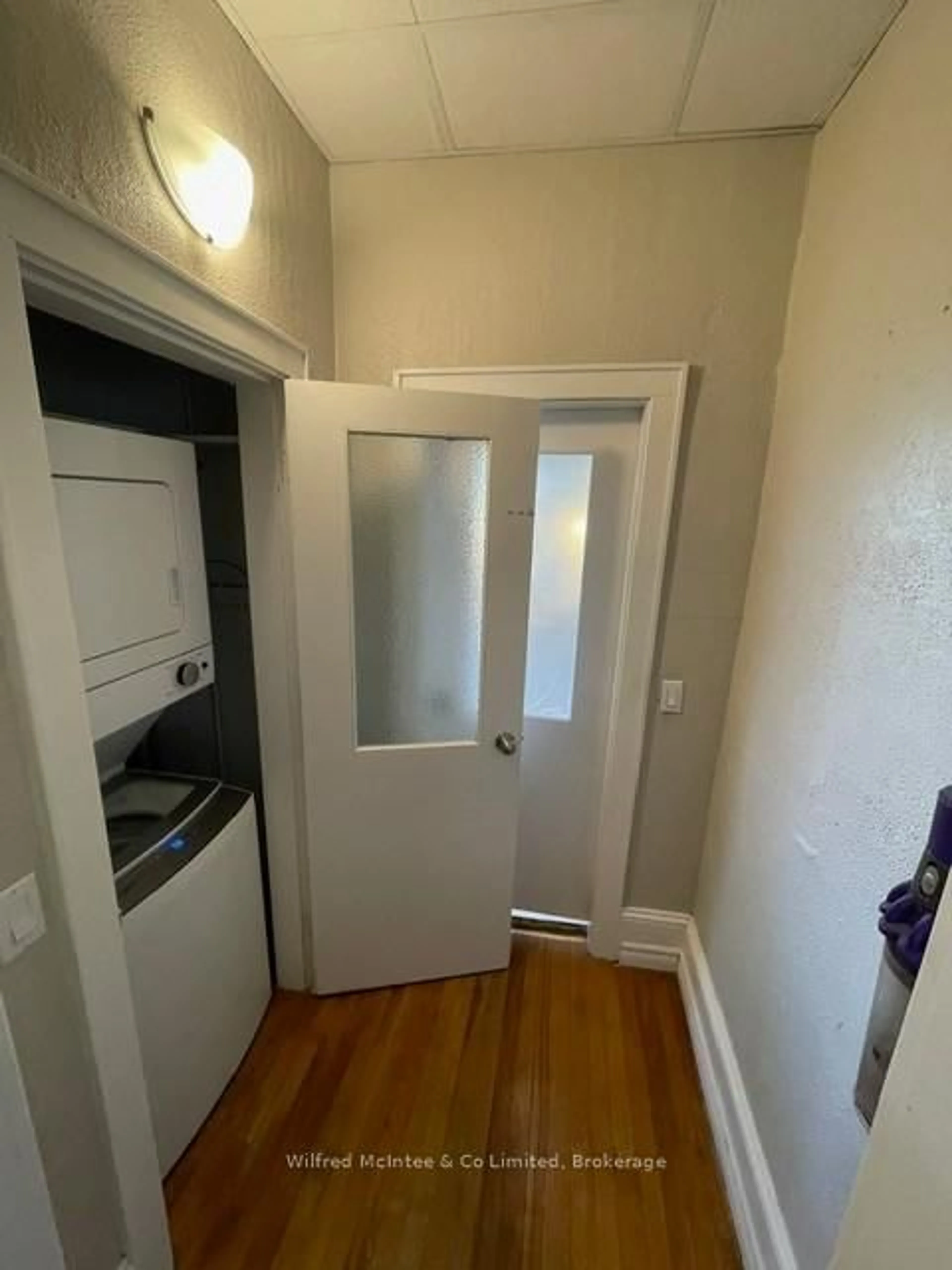 A pic of a room for 433 Broadway St, Kincardine Ontario N2Z 2G5