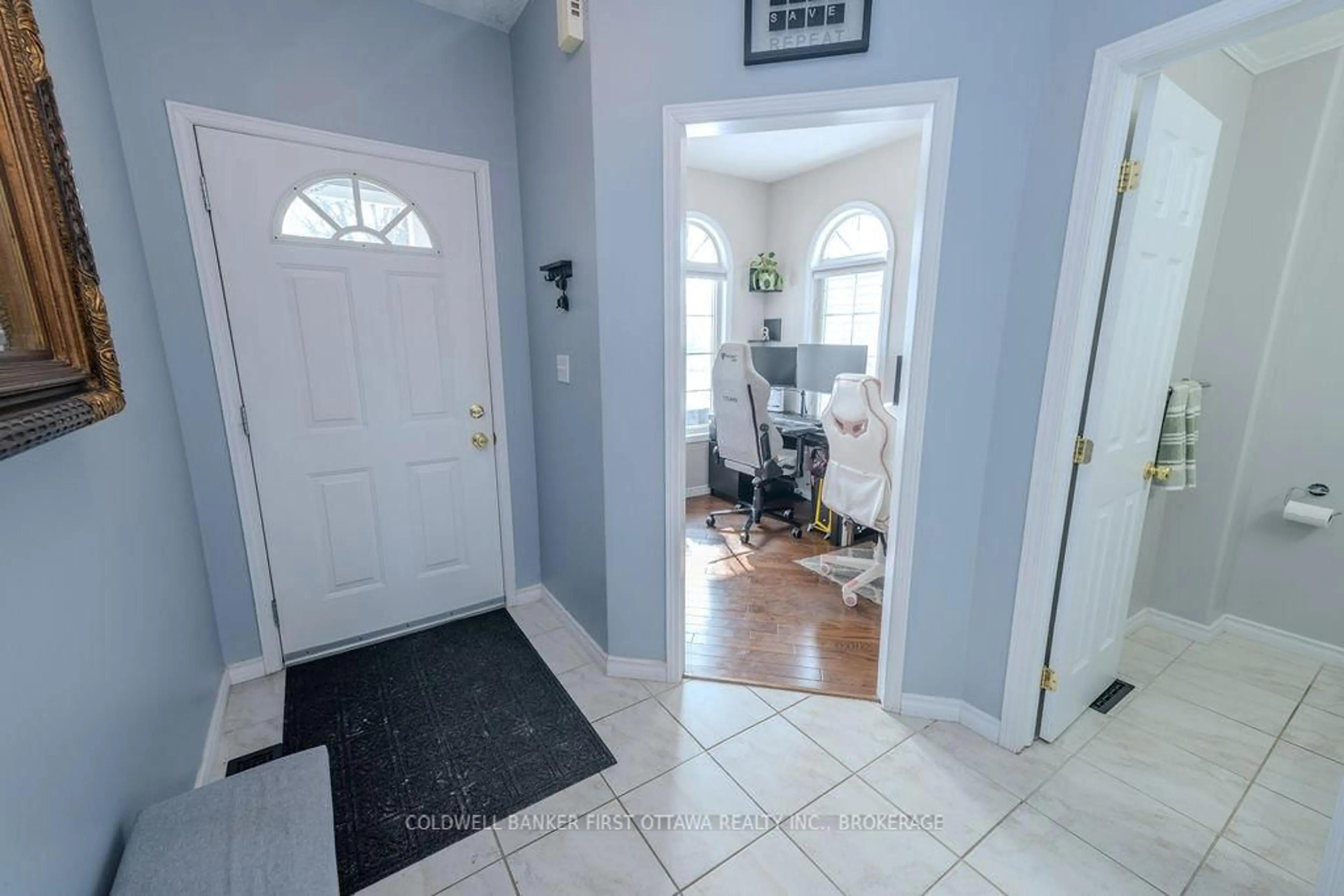 Indoor entryway for 554 Freeman Cres, Kingston Ontario K7K 7H5
