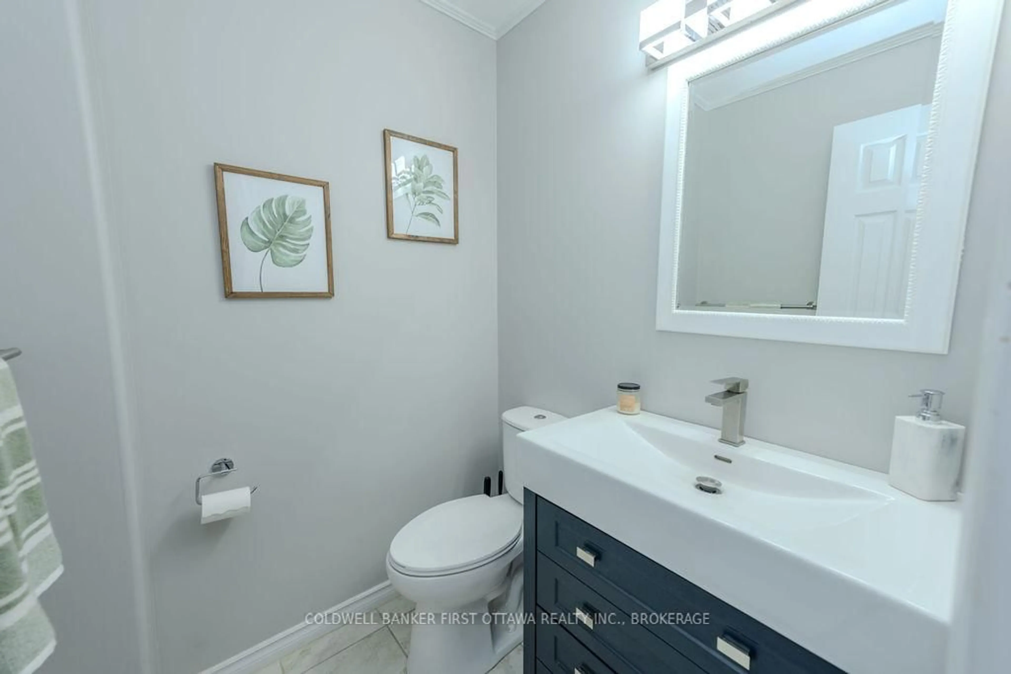 Standard bathroom, ceramic/tile floor for 554 Freeman Cres, Kingston Ontario K7K 7H5