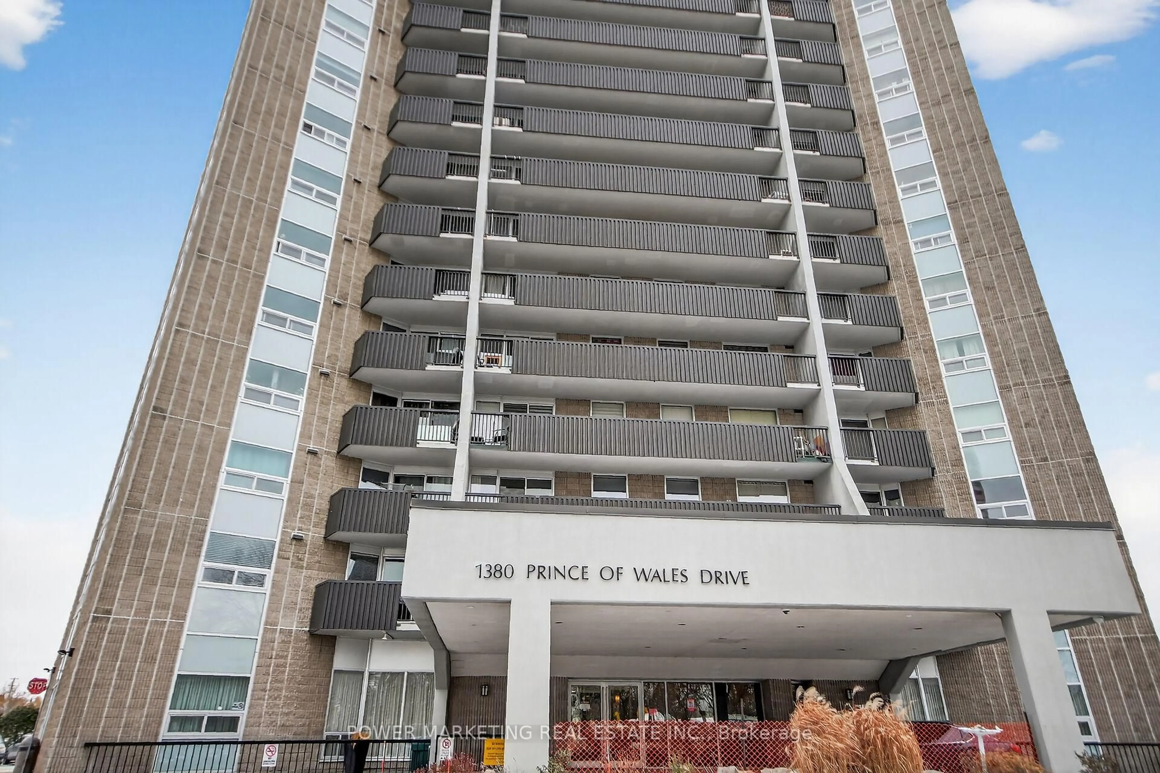 Indoor foyer for 1380 PRINCE OF WALES Dr #107, Ottawa Ontario K2C 3N5