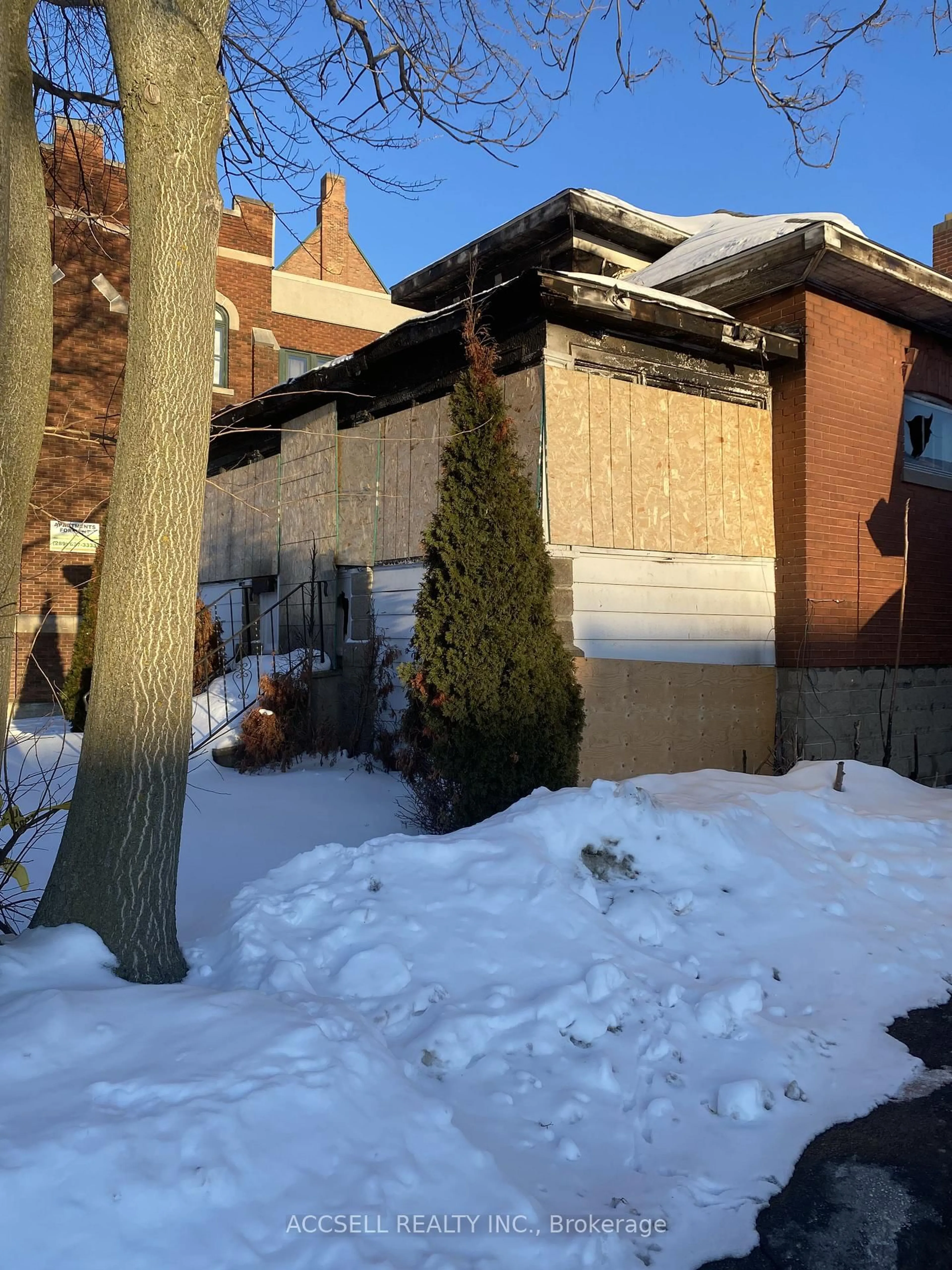 Unknown for 24 Park St, Chatham-Kent Ontario N7M 3P9