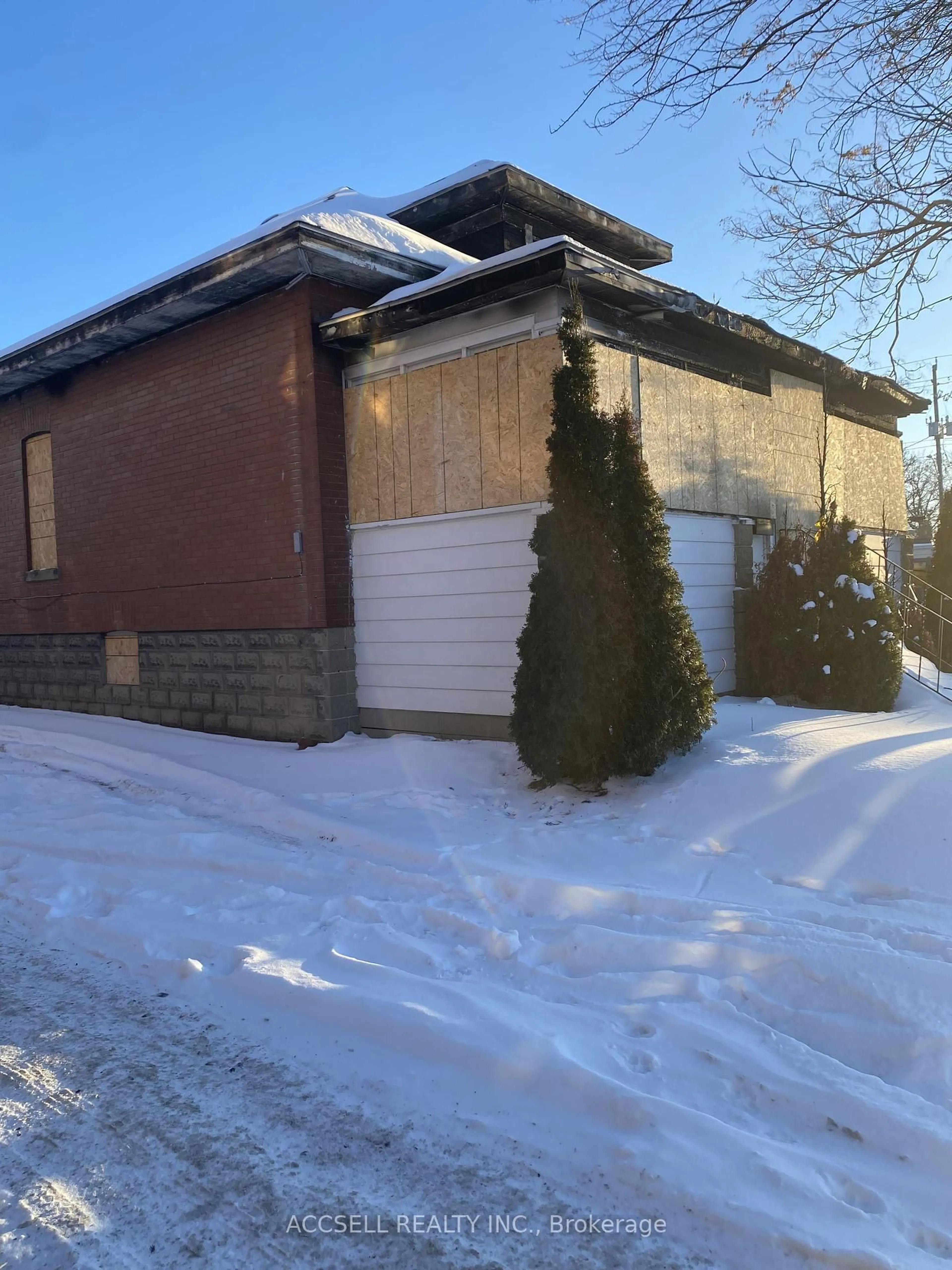 Shed for 24 Park St, Chatham-Kent Ontario N7M 3P9