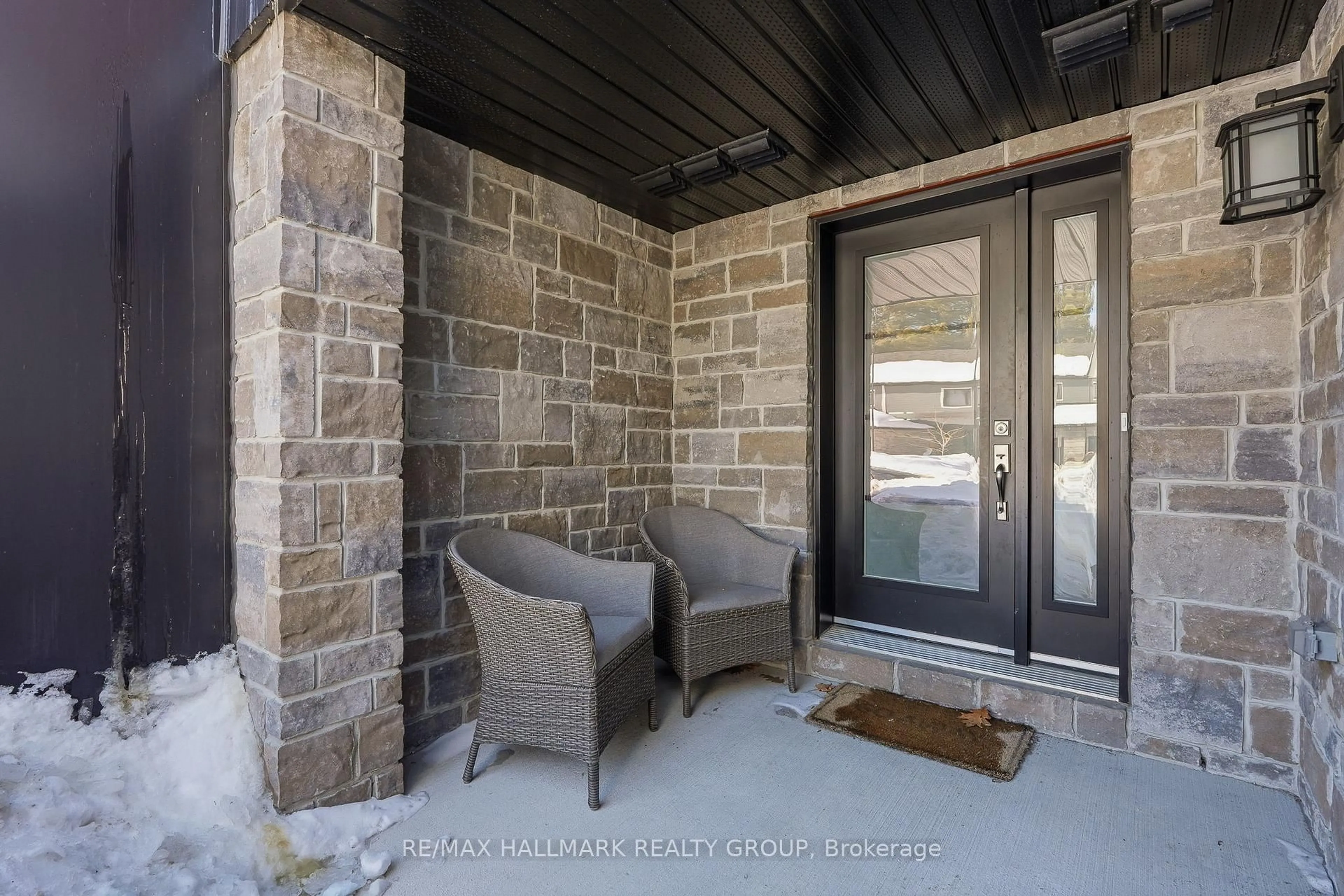 Indoor entryway for 250 DION Ave, Clarence-Rockland Ontario K4K 0M3