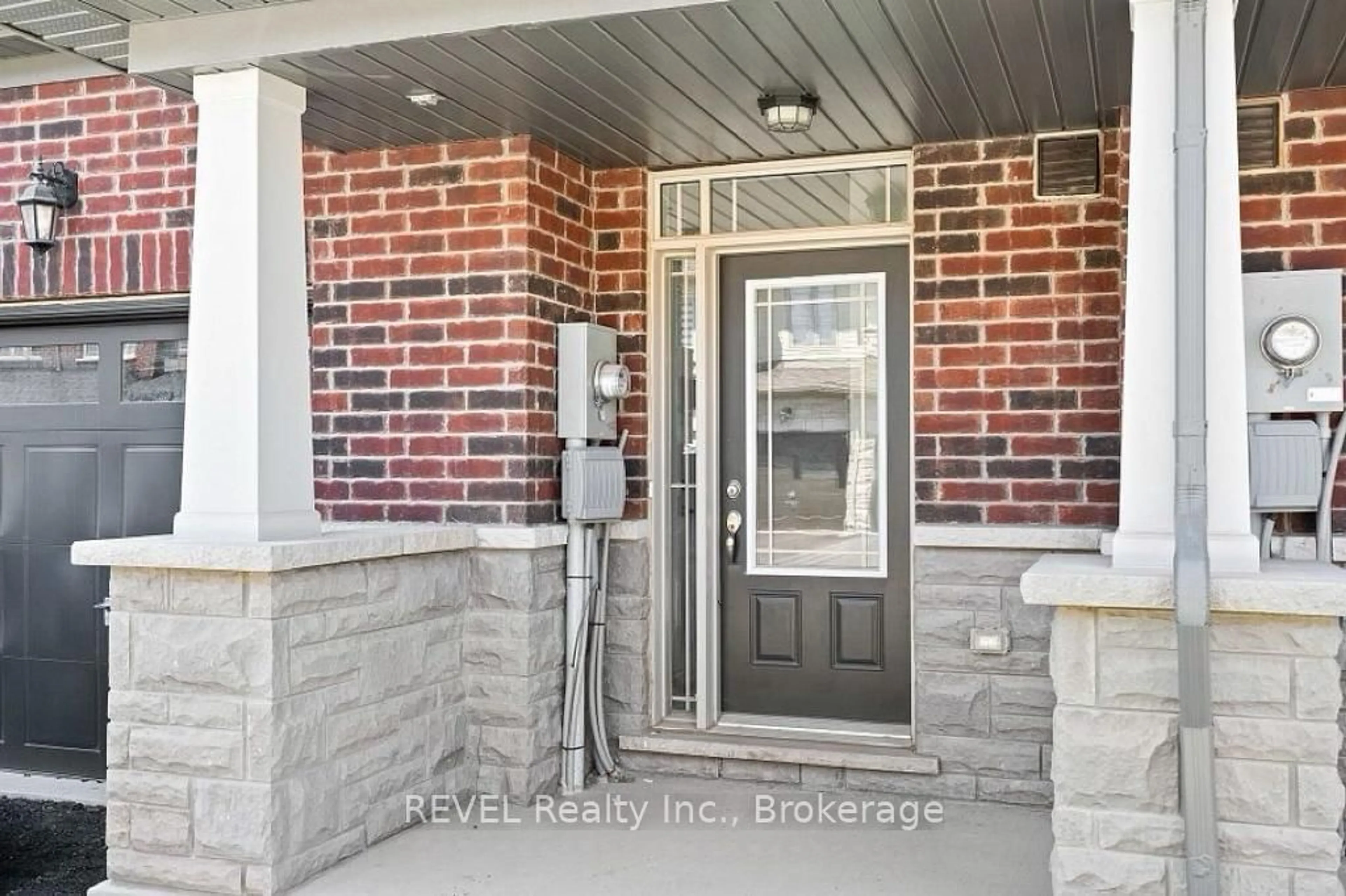 Indoor entryway for 27 ADMIRAL Rd, Welland Ontario L3B 0H4