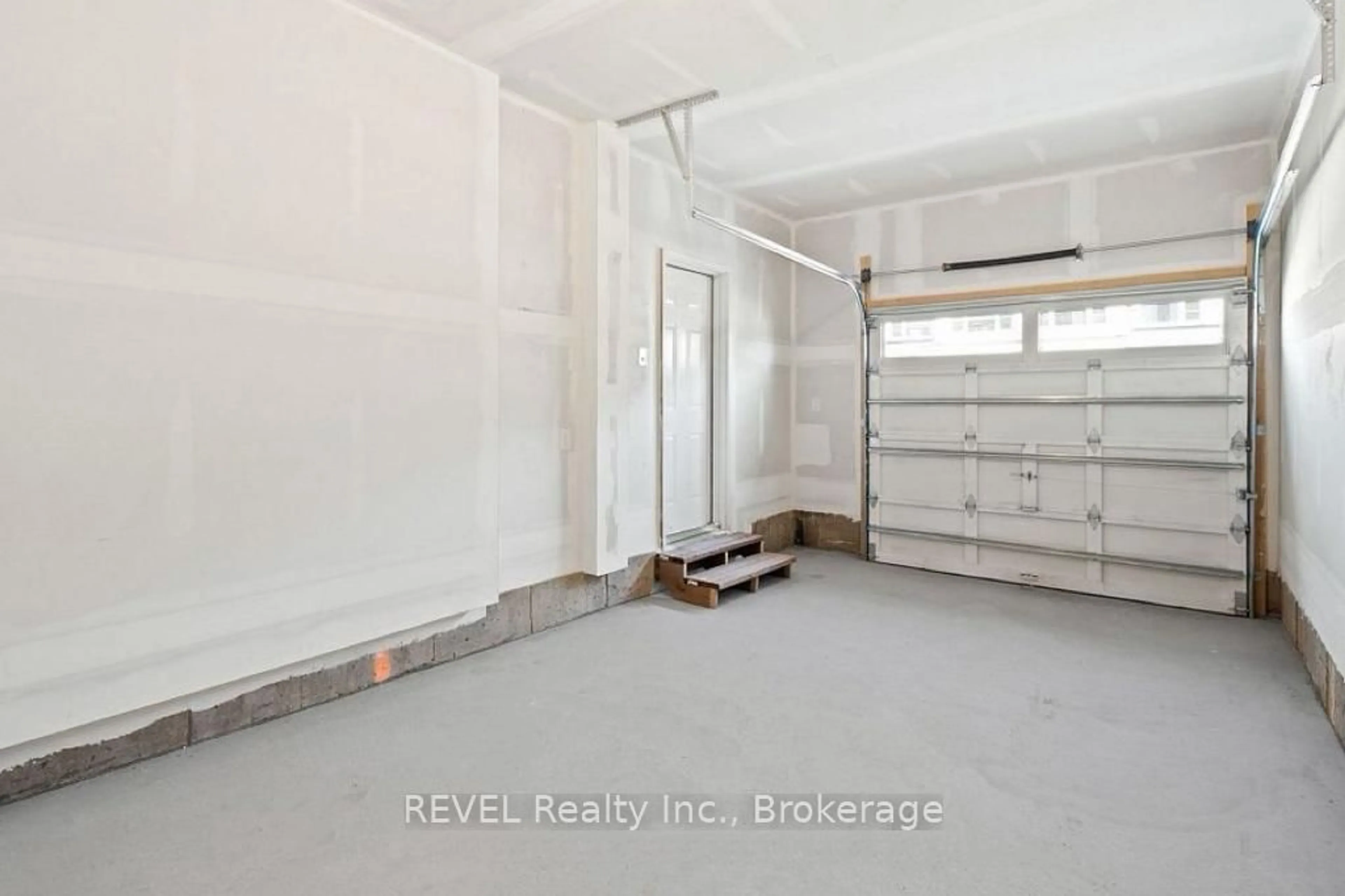 Unknown for 27 ADMIRAL Rd, Welland Ontario L3B 0H4