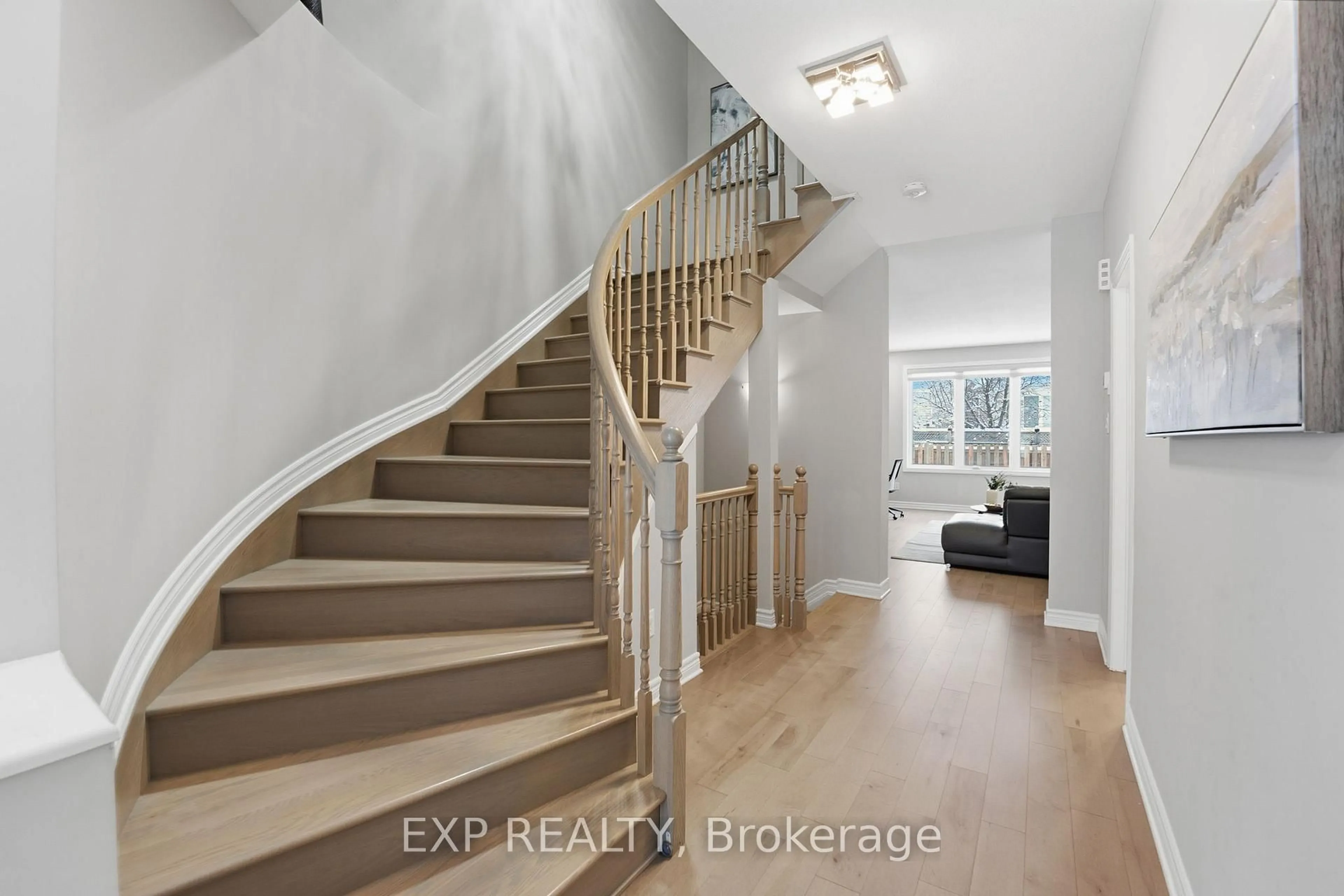 Unknown for 118 Discovery Cres, Ottawa Ontario K2S 0Z9