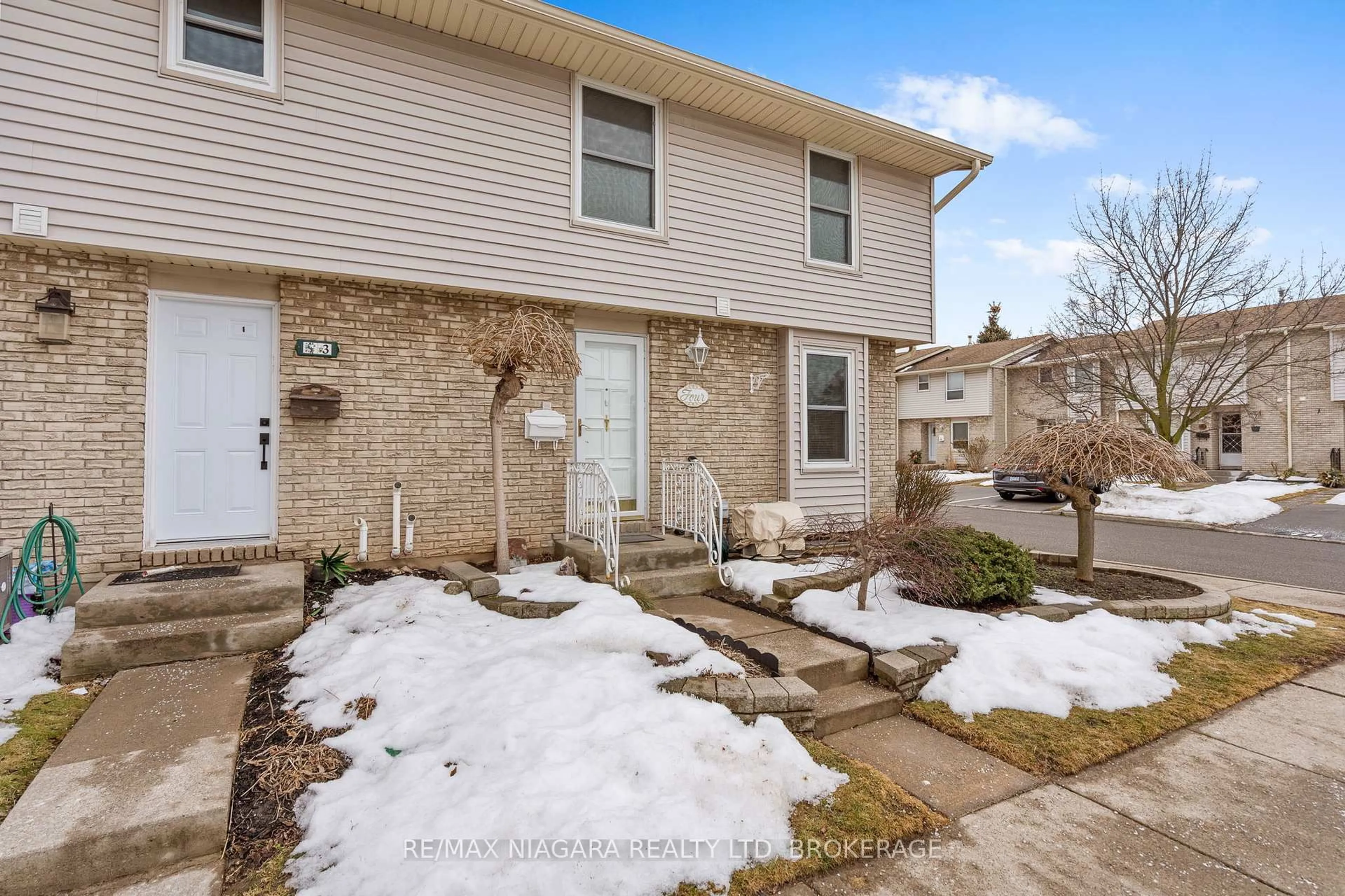 Unknown for 242 Lakeport Rd #4, St. Catharines Ontario L2N 6V2