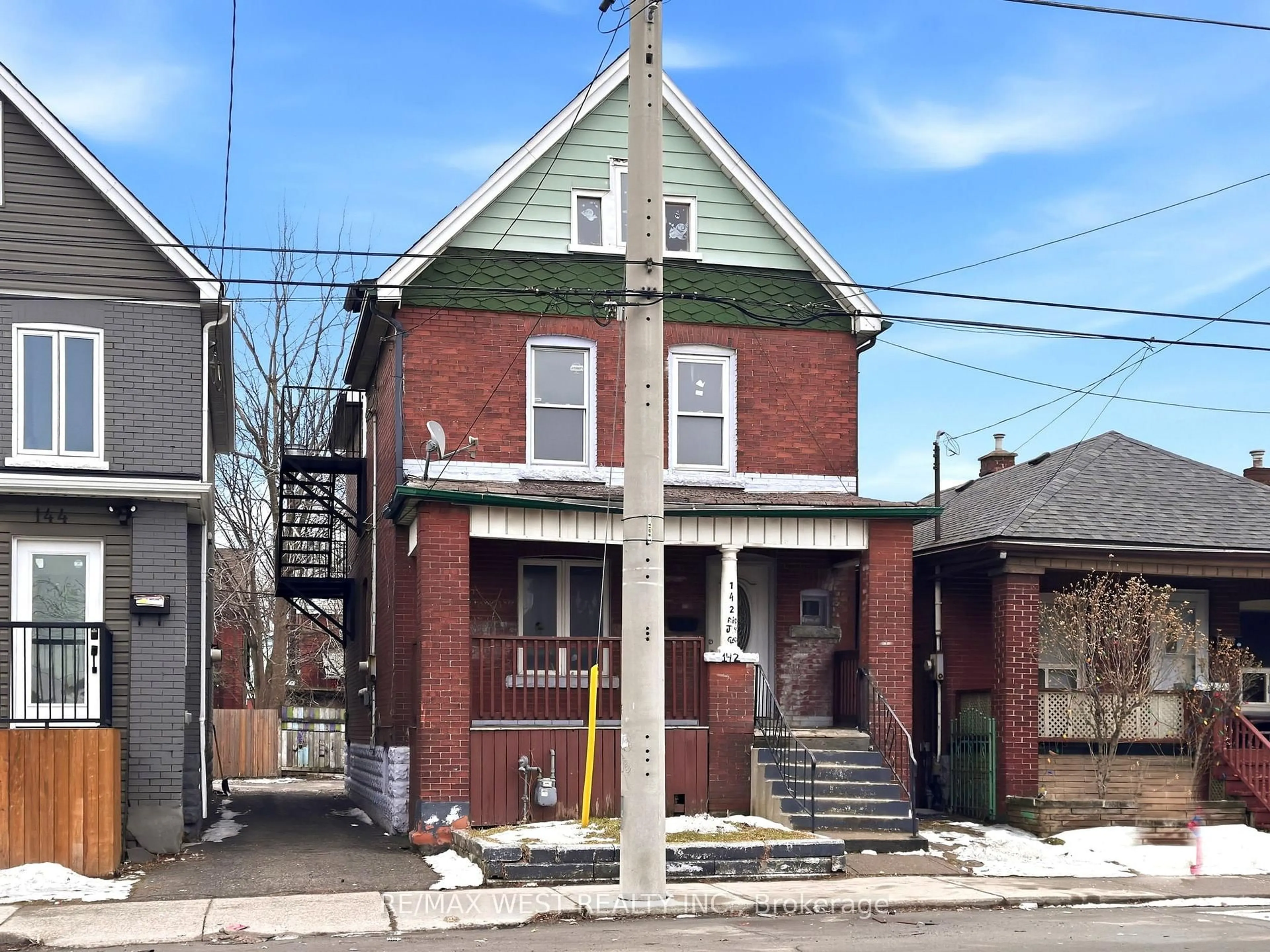 Home with brick exterior material, building for 142 Lottridge St, Hamilton Ontario L8L 6V4