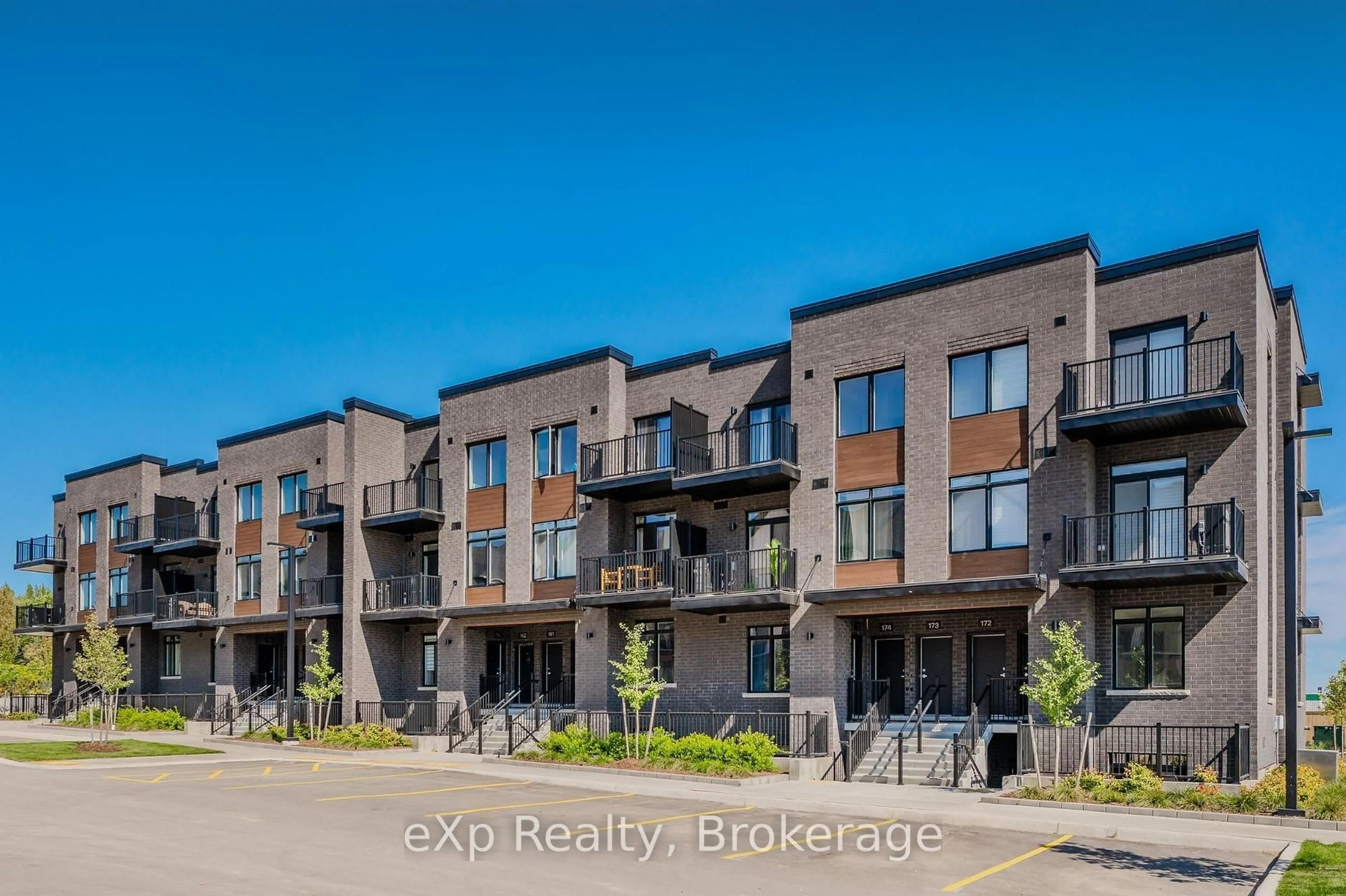 A pic from outside/outdoor area/front of a property/back of a property/a pic from drone, street for 824 Woolwich St #F186, Guelph/Eramosa Ontario N1H 1G8