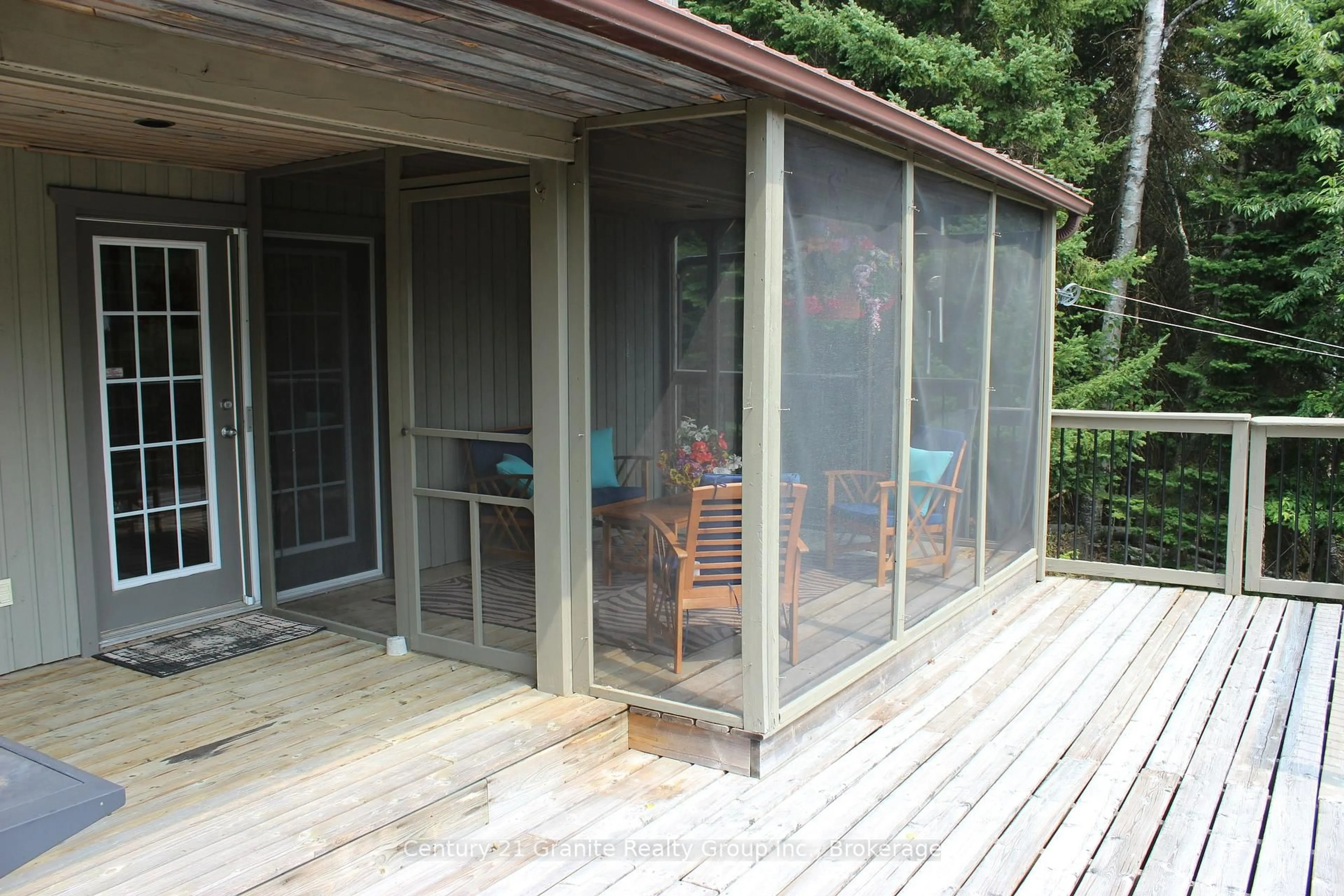 Patio, building for 1082 Green Lake Rd, Algonquin Highlands Ontario K0M 1J1