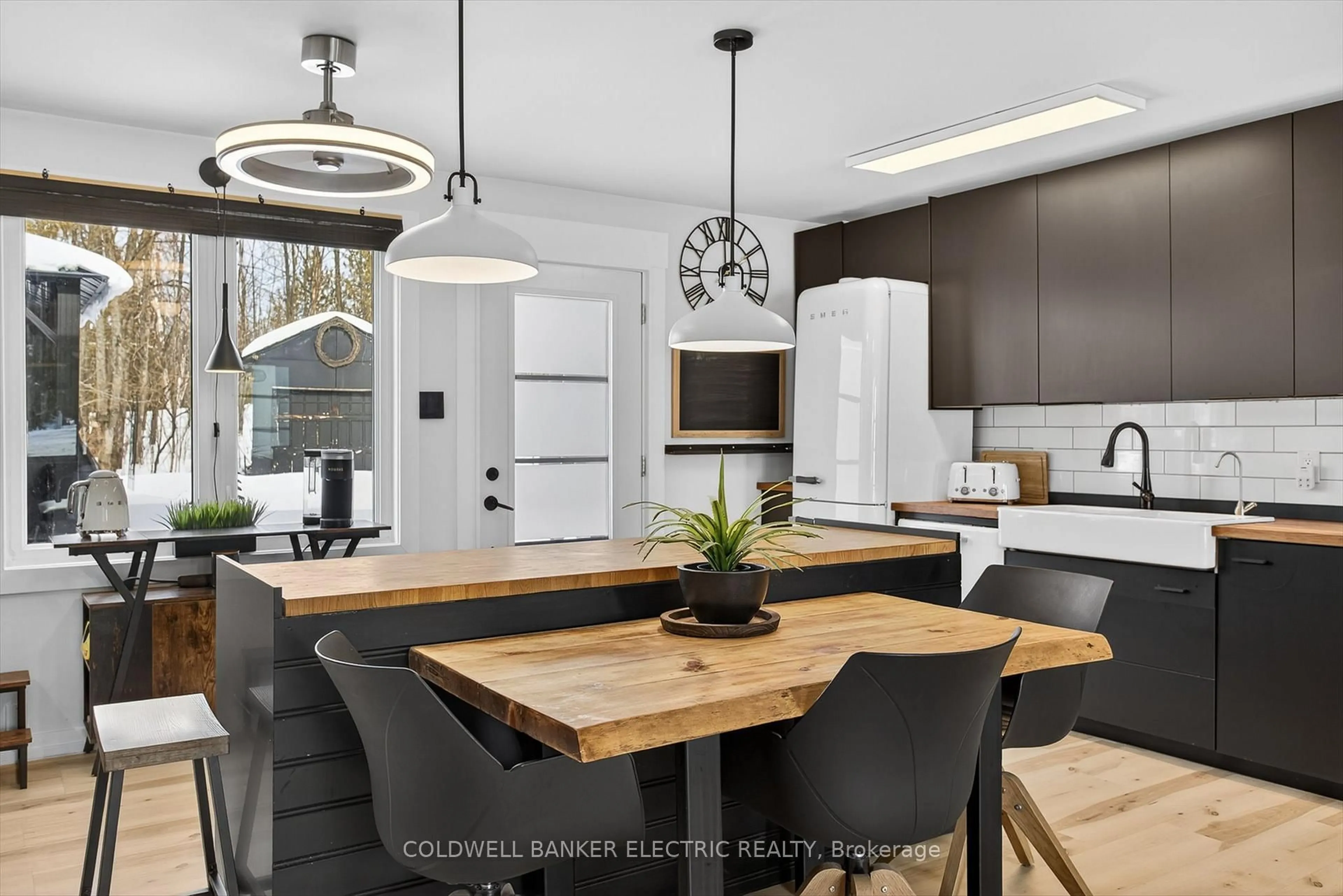 Open concept kitchen, unknown for 5 Fire Route 60, Trent Lakes Ontario K0L 1J0