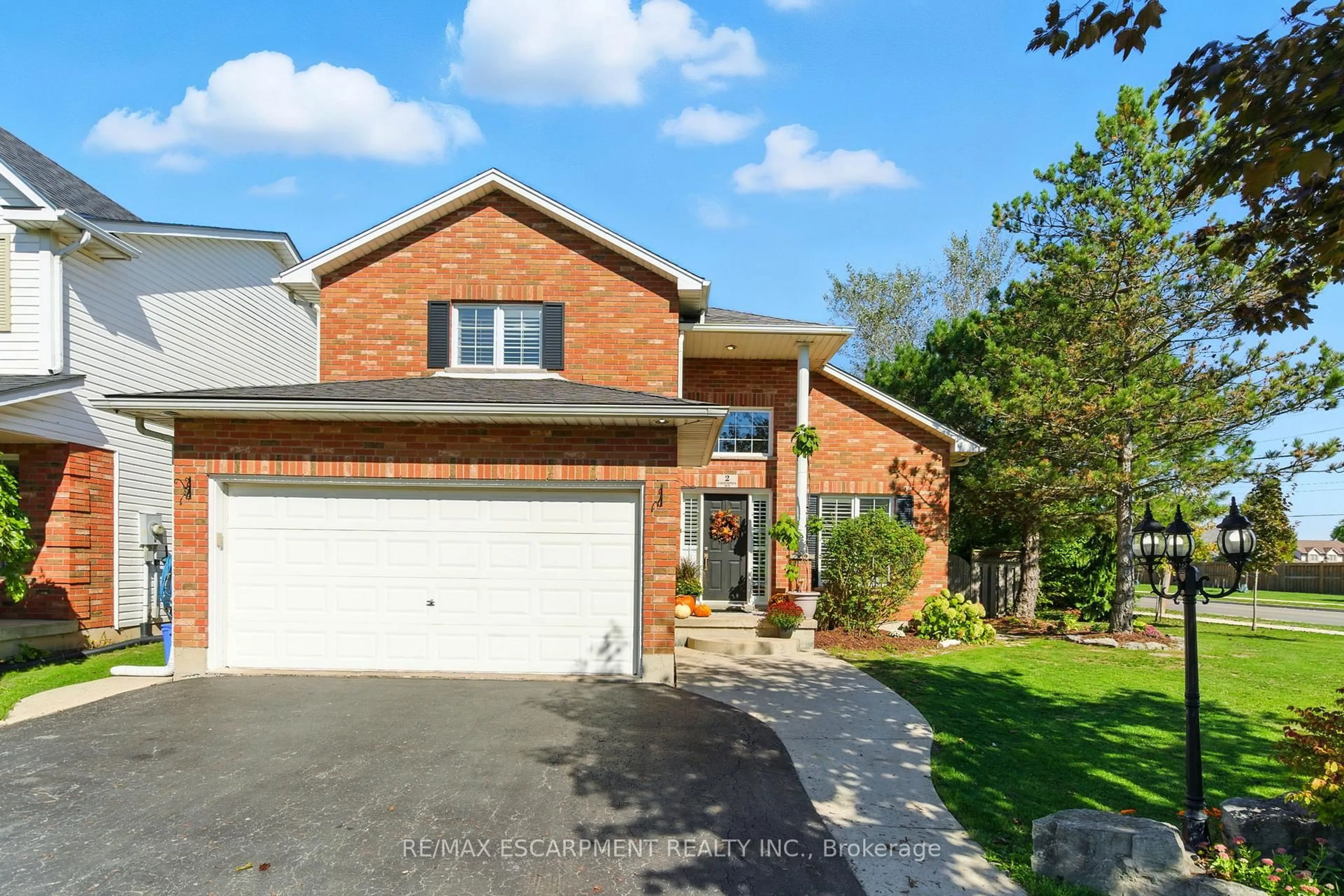Home with brick exterior material, street for 2 Caledonia Ave, Haldimand Ontario N3W 2L1