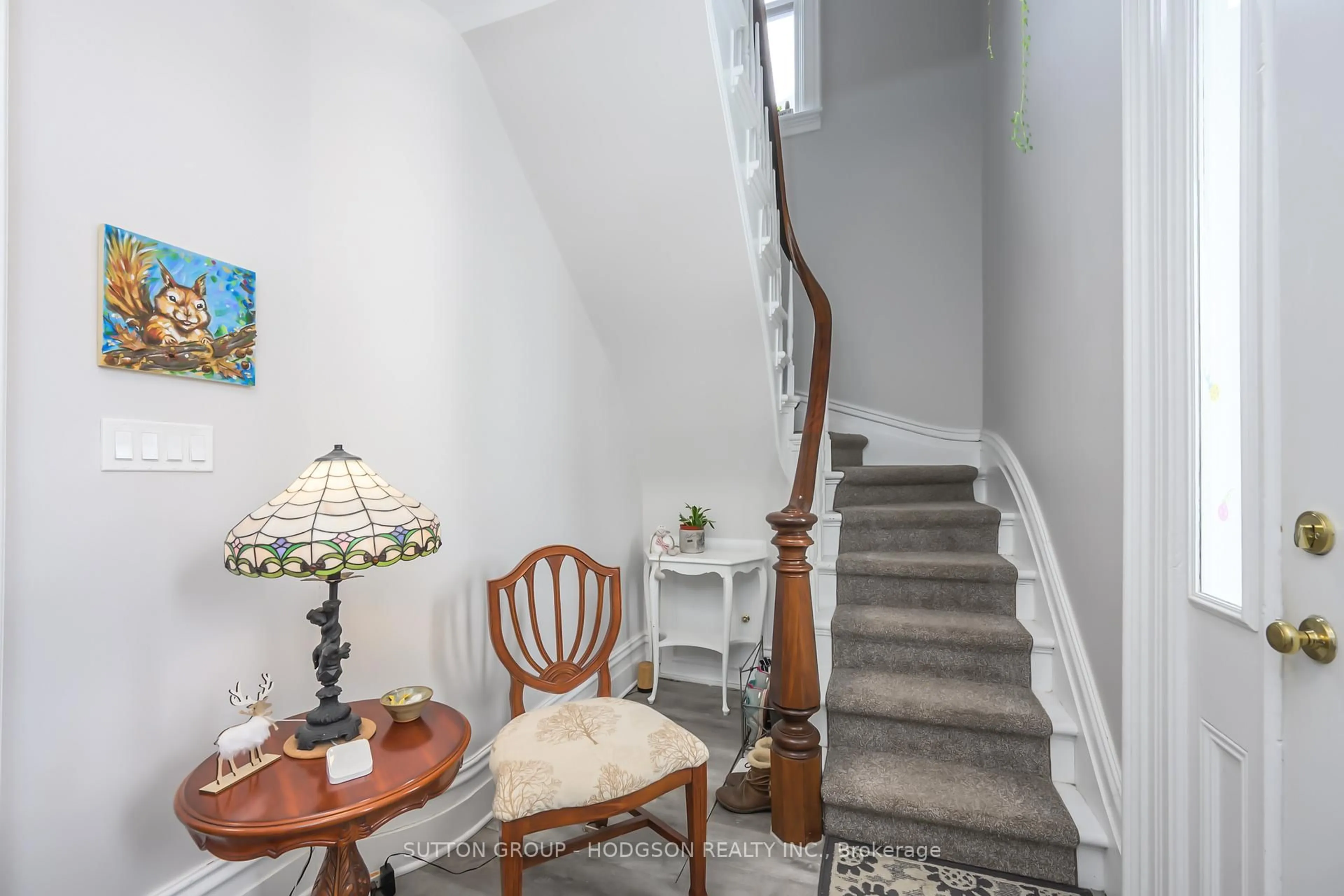 Indoor foyer for 5 Edward St, London South Ontario N6C 3G9