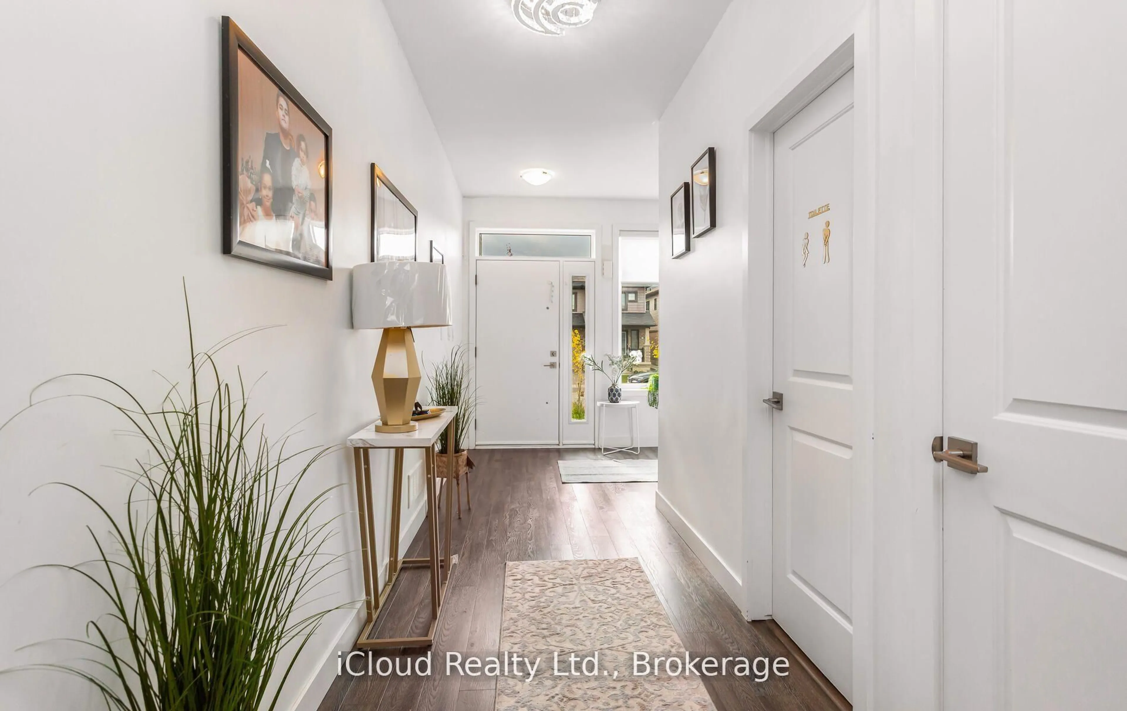 Indoor entryway for 120 Bedrock Dr, Hamilton Ontario L8J 0K6