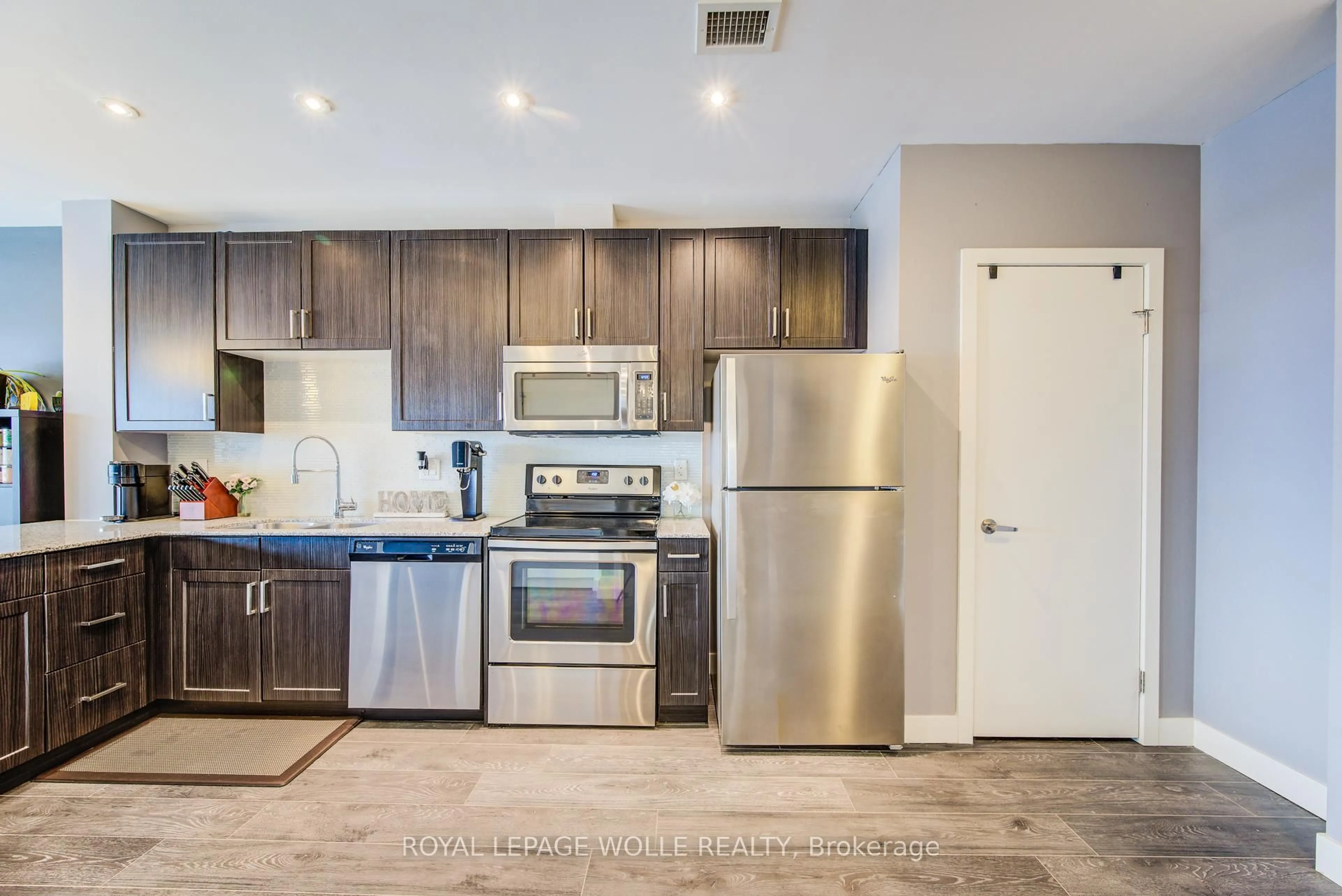 Standard kitchen, unknown for 1 Victoria St #1310, Kitchener Ontario N2G 0B5