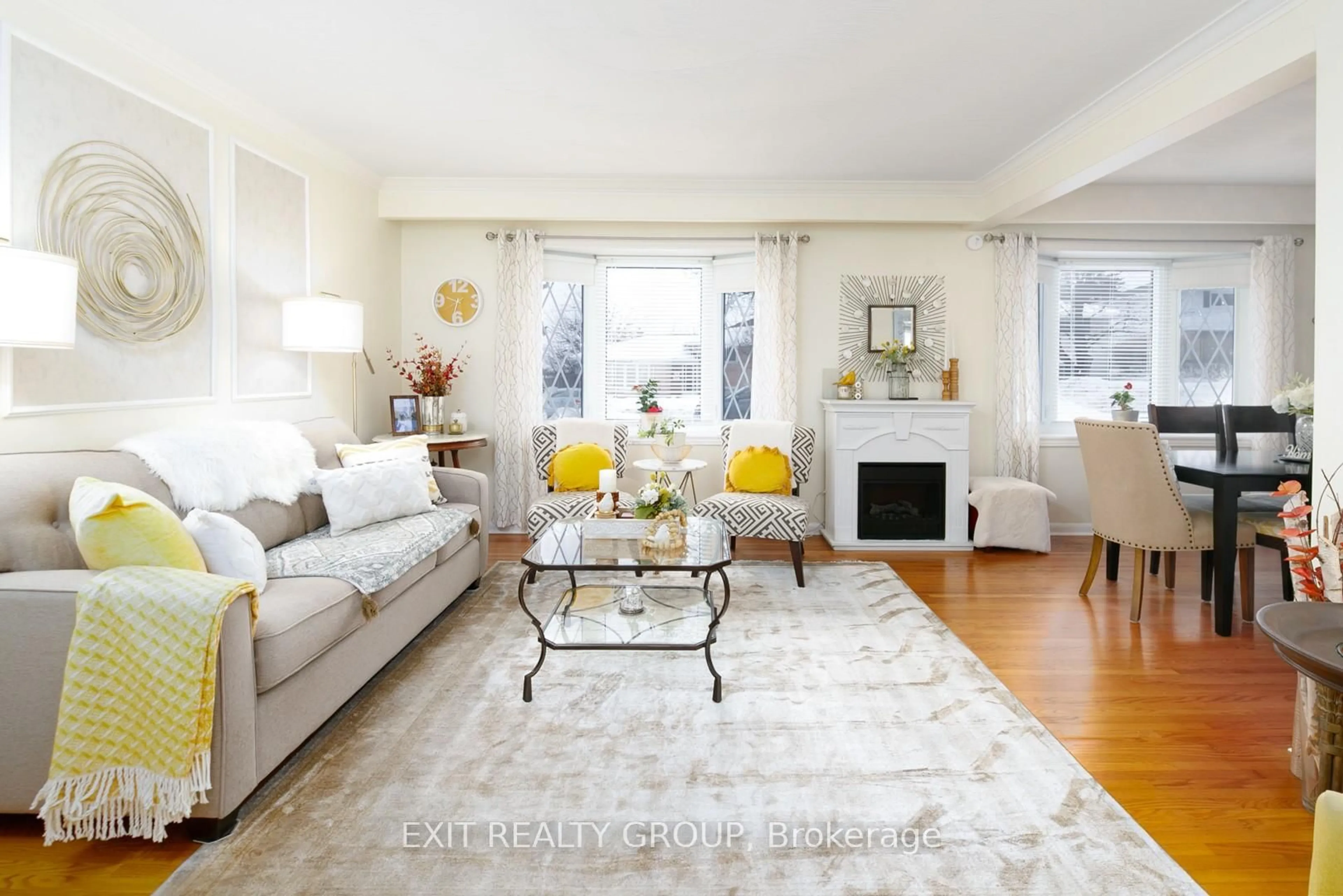 Living room with furniture, unknown for 35 Fifth Ave, Quinte West Ontario K8V 5N9