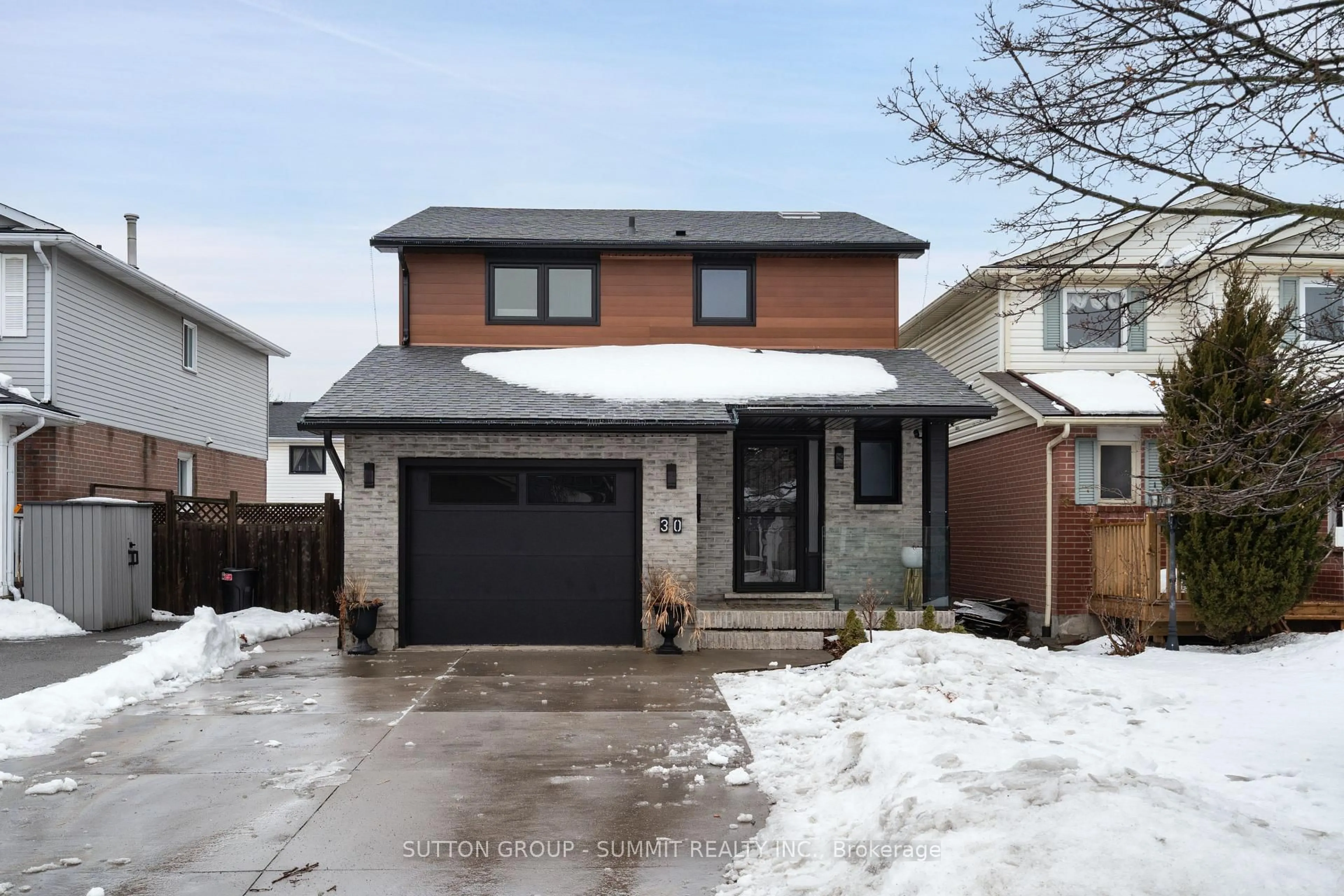 Home with brick exterior material, street for 30 BUCHANAN Cres, Thorold Ontario L2V 4M5