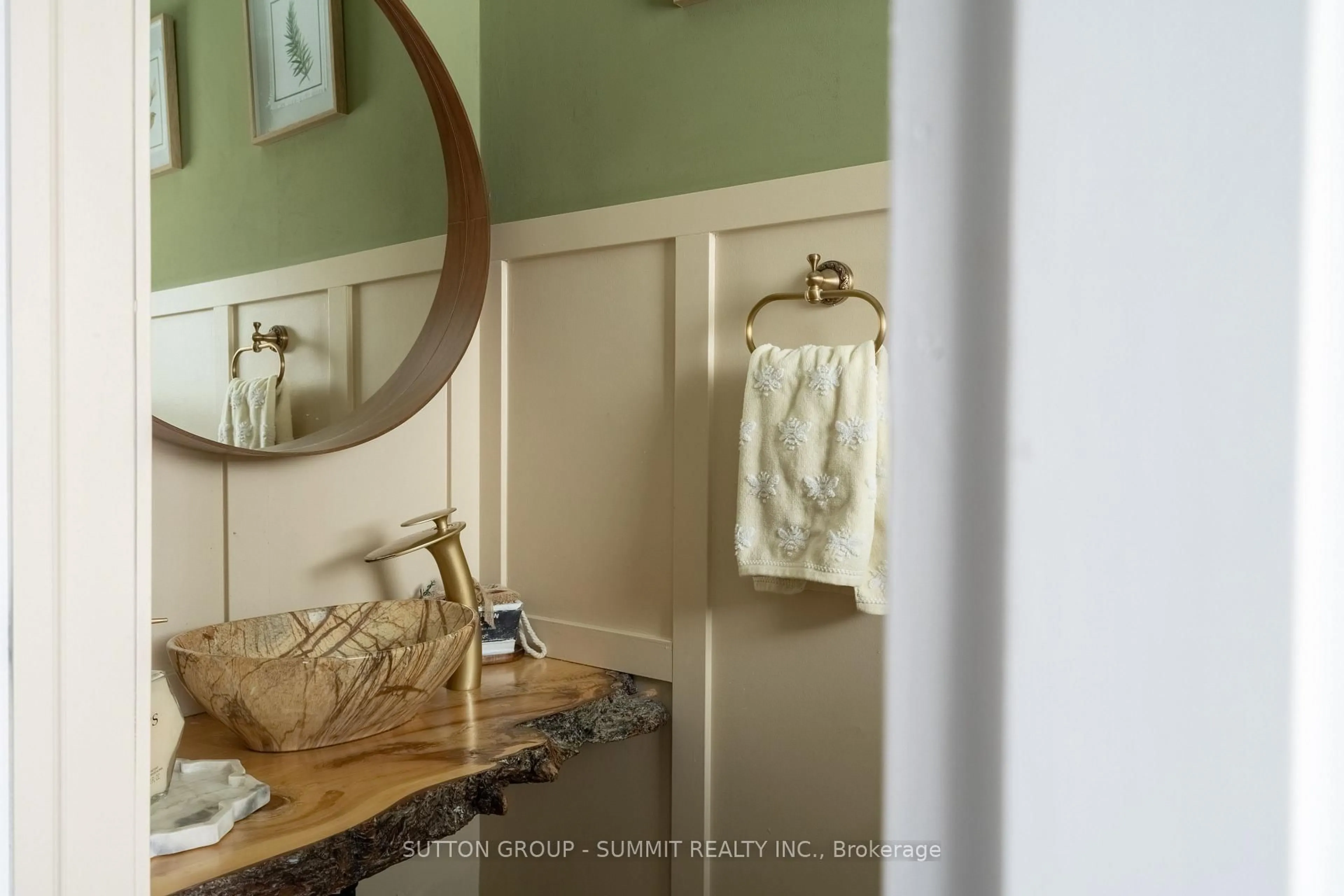 Unknown for 30 BUCHANAN Cres, Thorold Ontario L2V 4M5