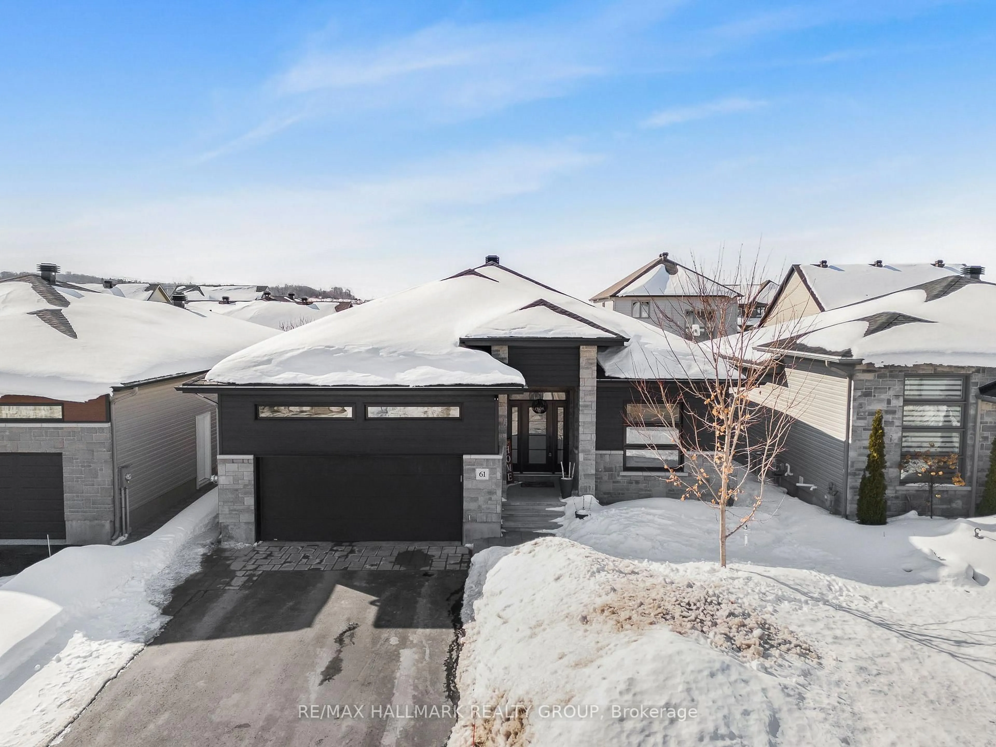 A pic from outside/outdoor area/front of a property/back of a property/a pic from drone, street for 61 GRANITE St, Clarence-Rockland Ontario K4K 0H7