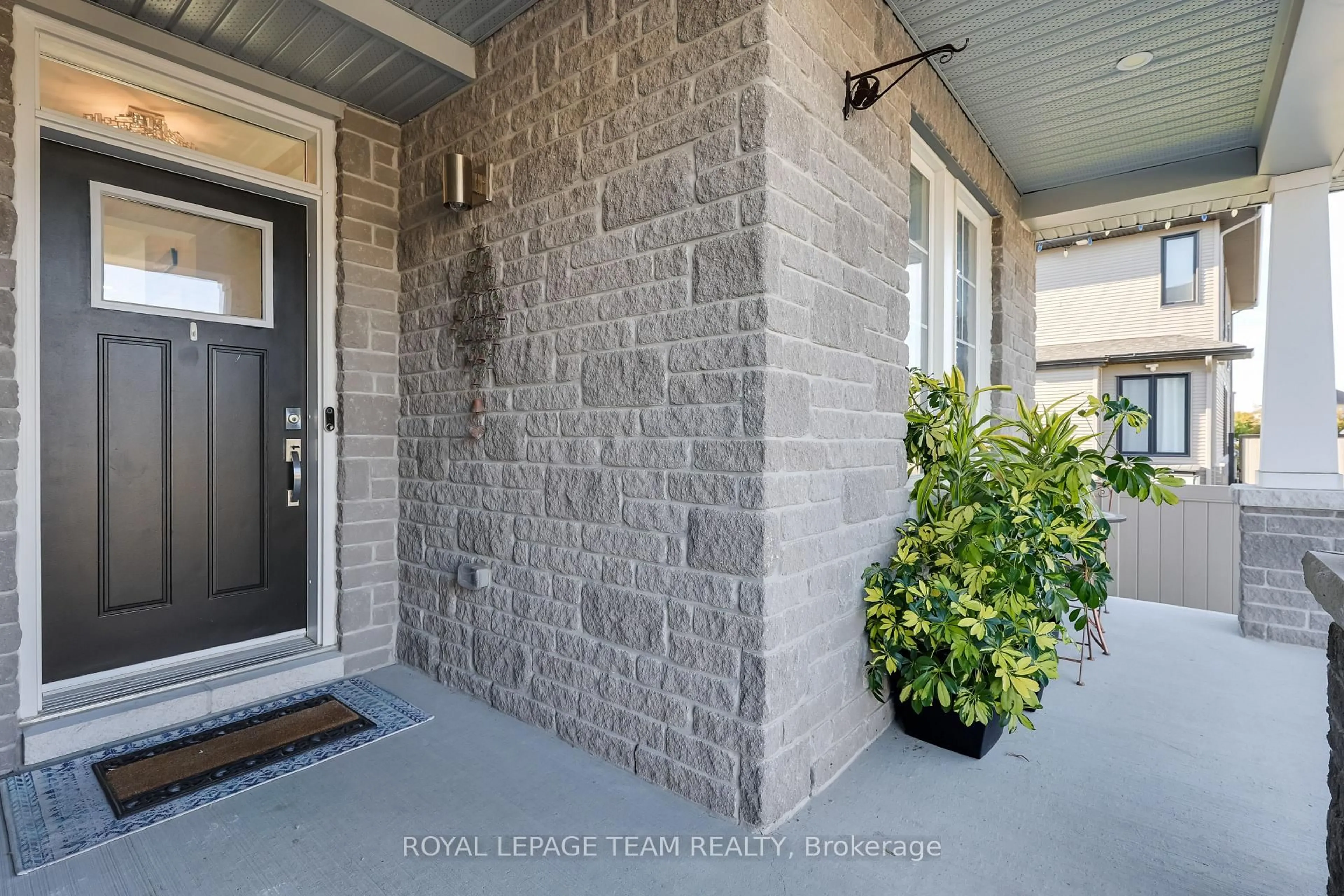 Indoor entryway for 165 Groningen St, Ottawa Ontario K2V 0C6