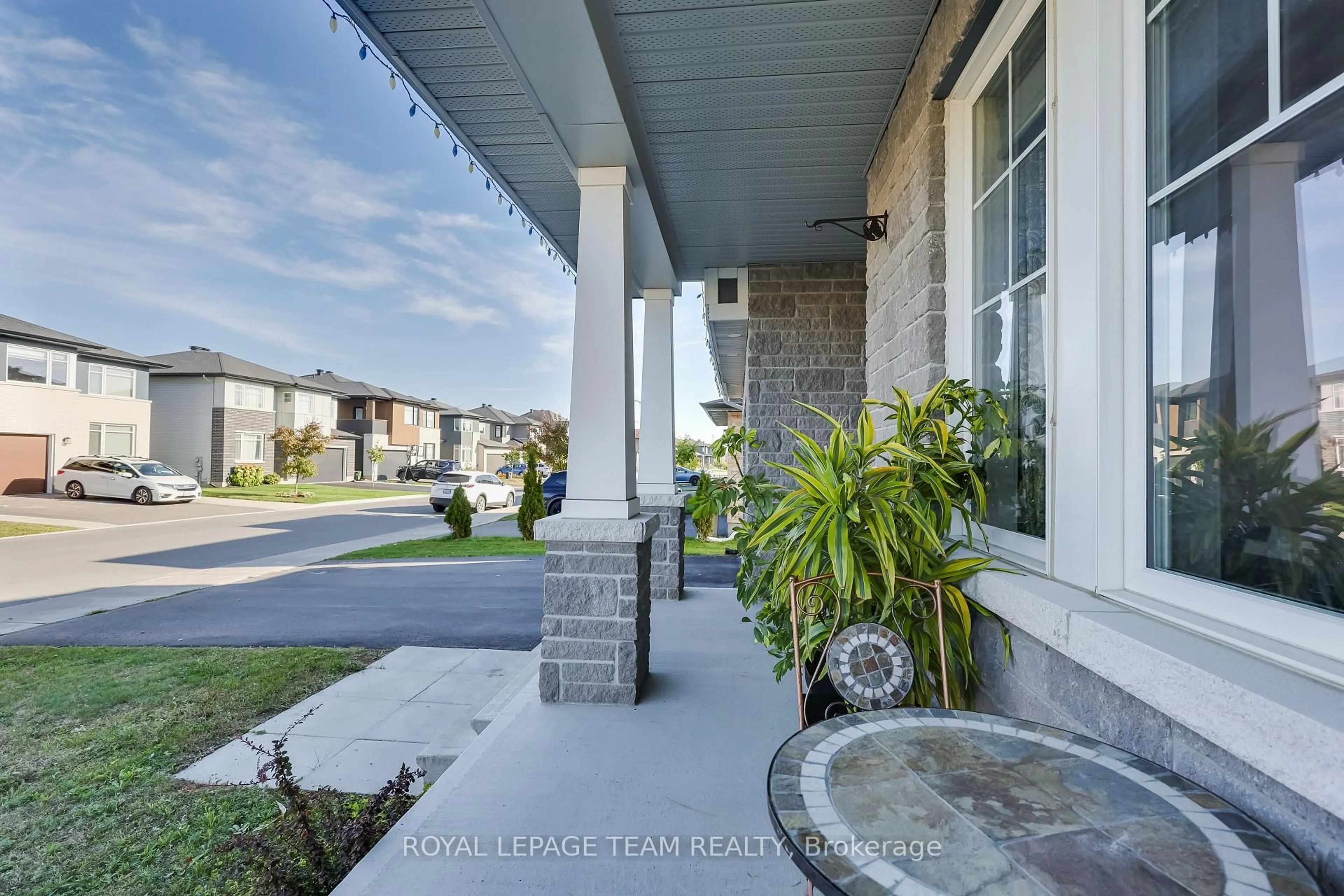 Patio, street for 165 Groningen St, Ottawa Ontario K2V 0C6