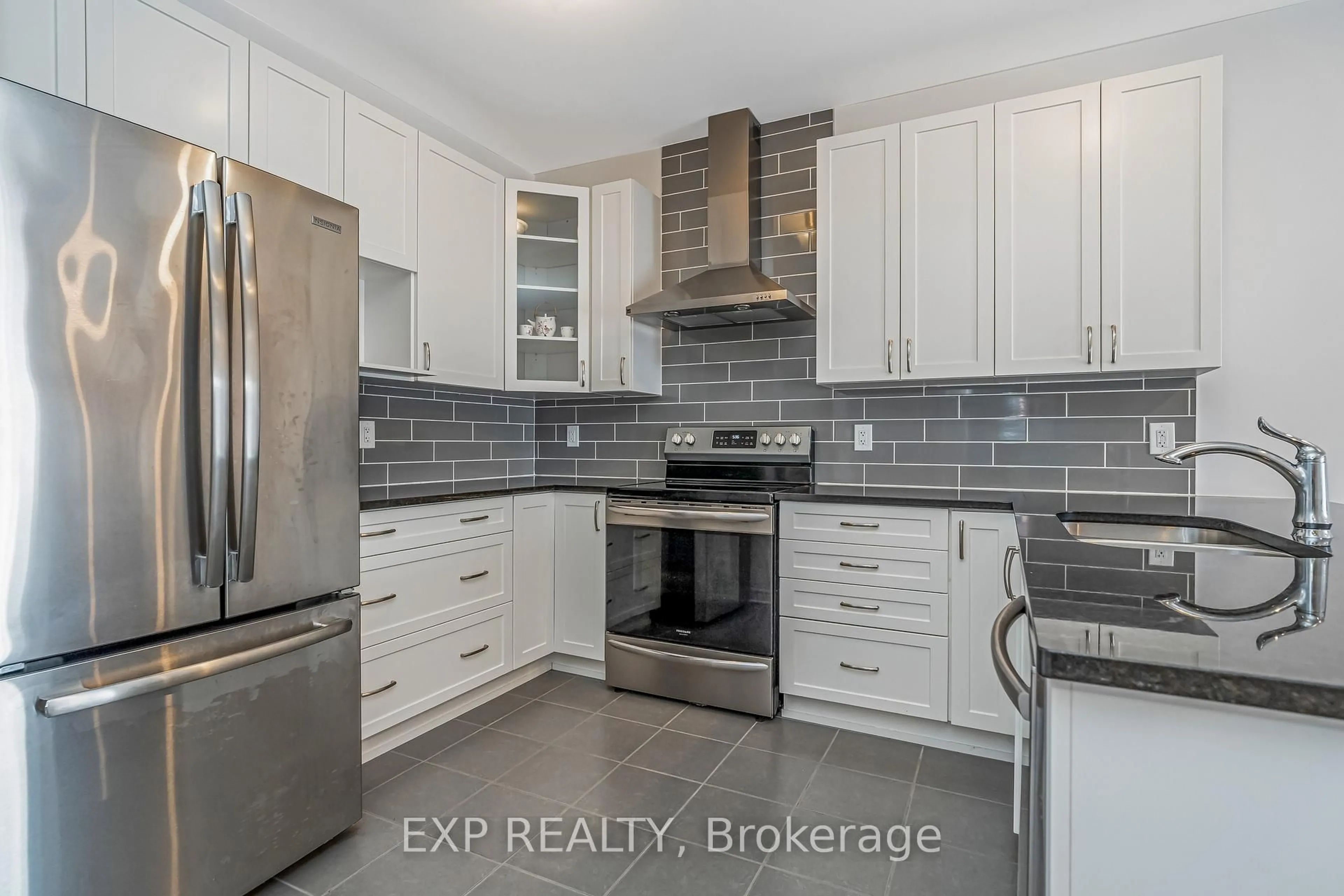 Open concept kitchen, ceramic/tile floor for 72 Dun Skipper Dr, Ottawa Ontario K1X 0E8