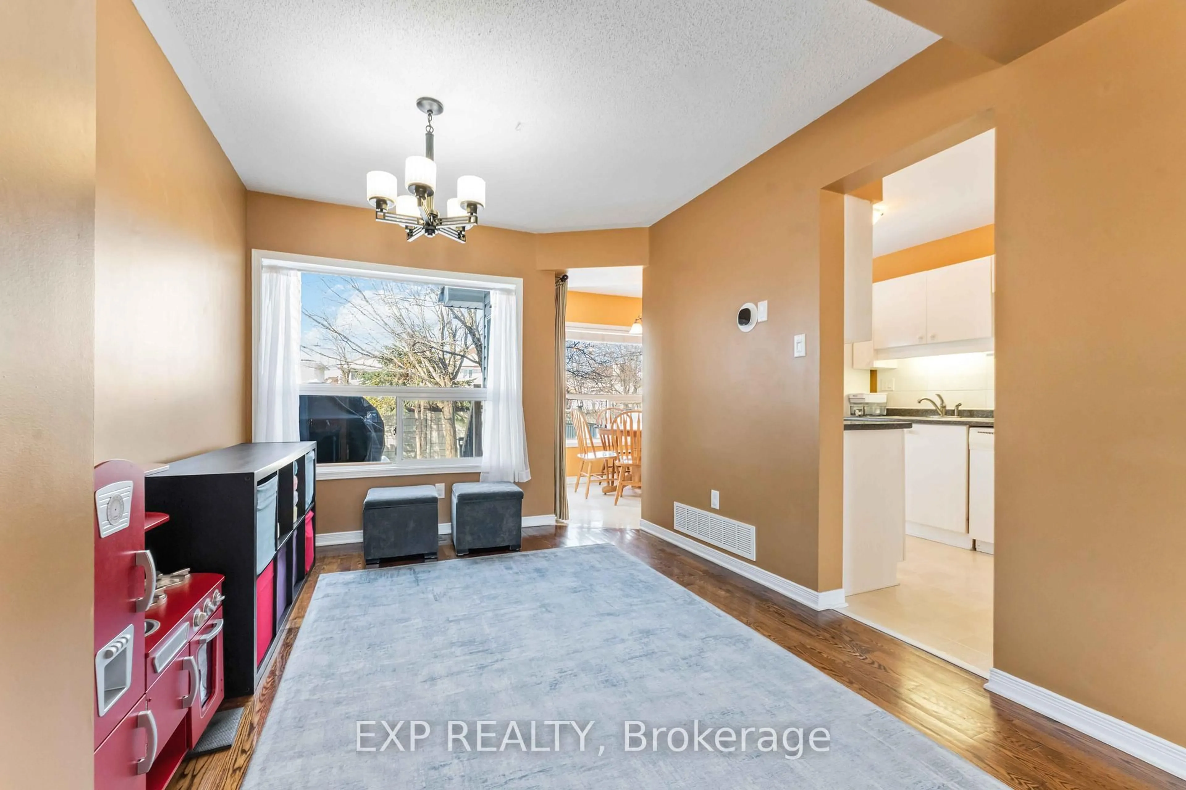 Indoor entryway for 5 Mullcraft Cres, Ottawa Ontario K2J 4P8