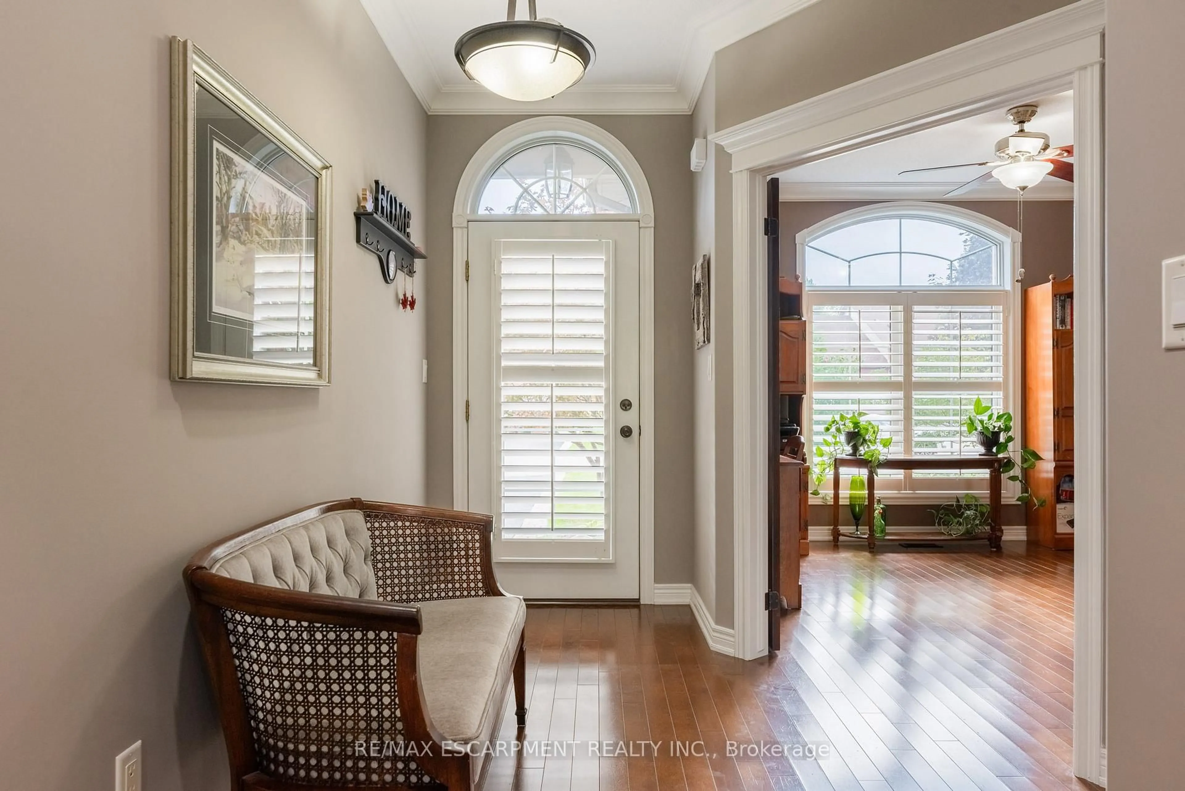 Indoor entryway for 13 Iron Bridge Crt, Haldimand Ontario N3W 0A4