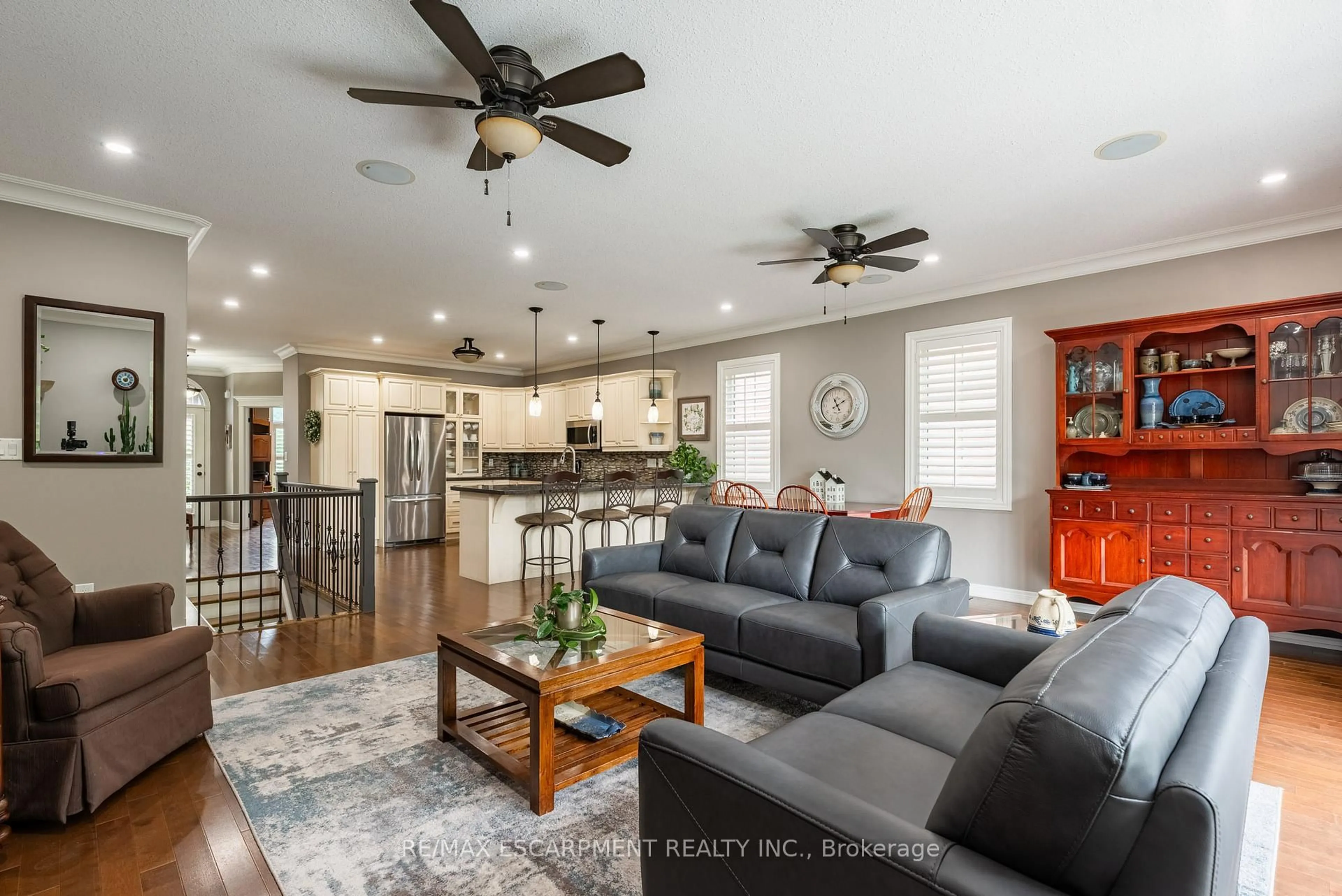 Living room with furniture, unknown for 13 Iron Bridge Crt, Haldimand Ontario N3W 0A4