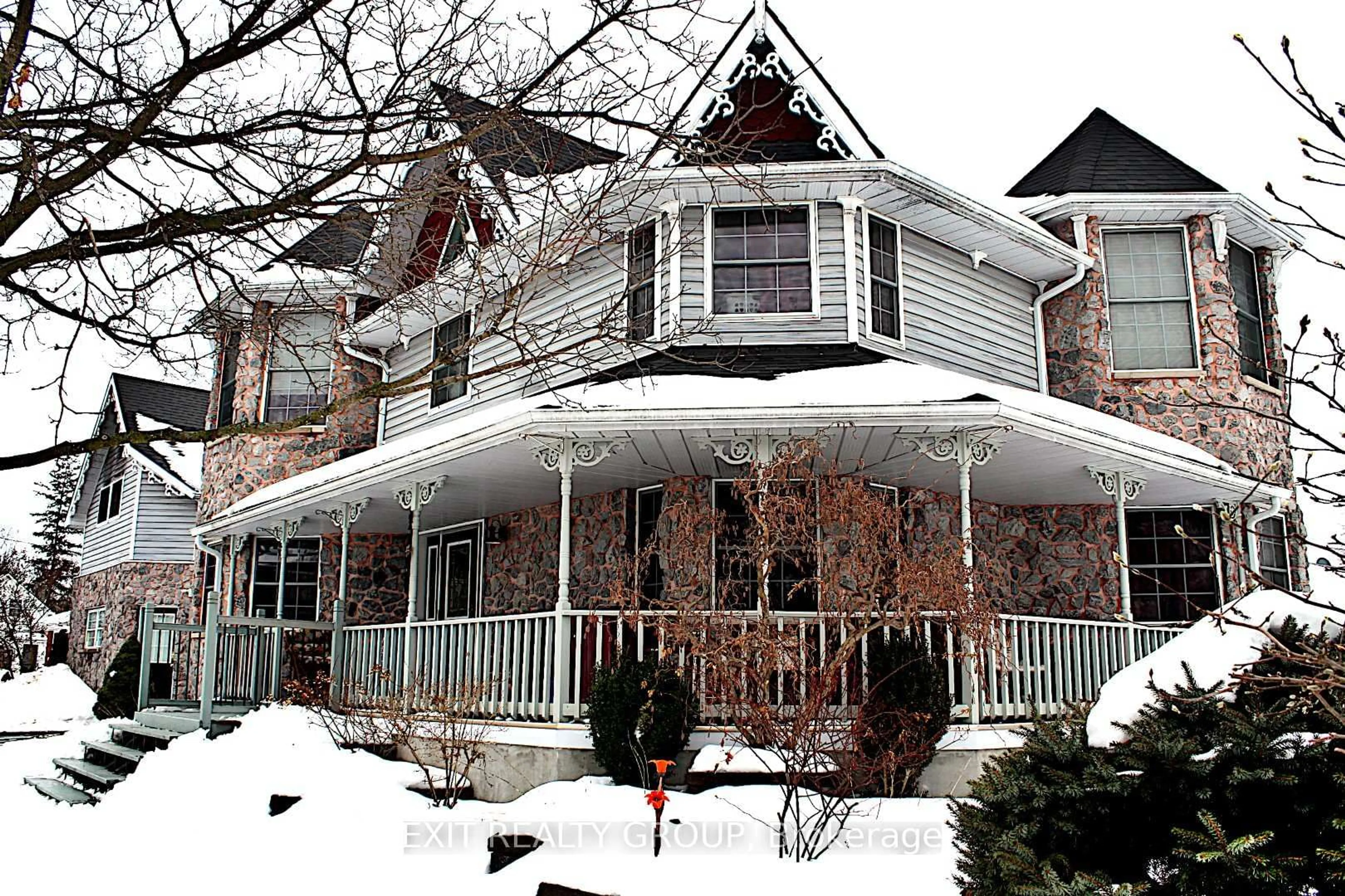 Home with vinyl exterior material, street for 189 Church St, Stirling Ontario K0K 3E0