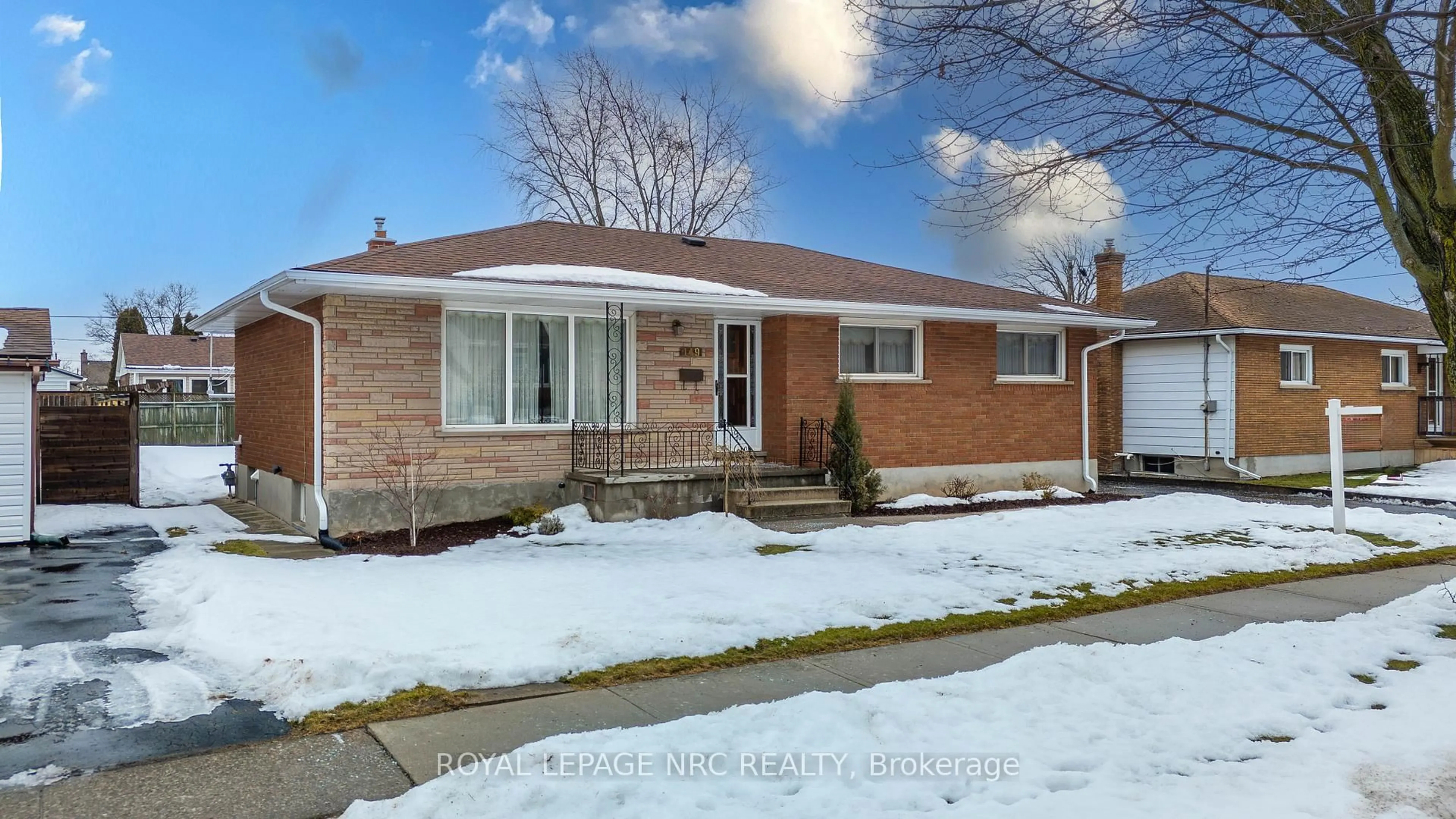 Home with brick exterior material, street for 149 Afton Ave, Welland Ontario L3B 1W2